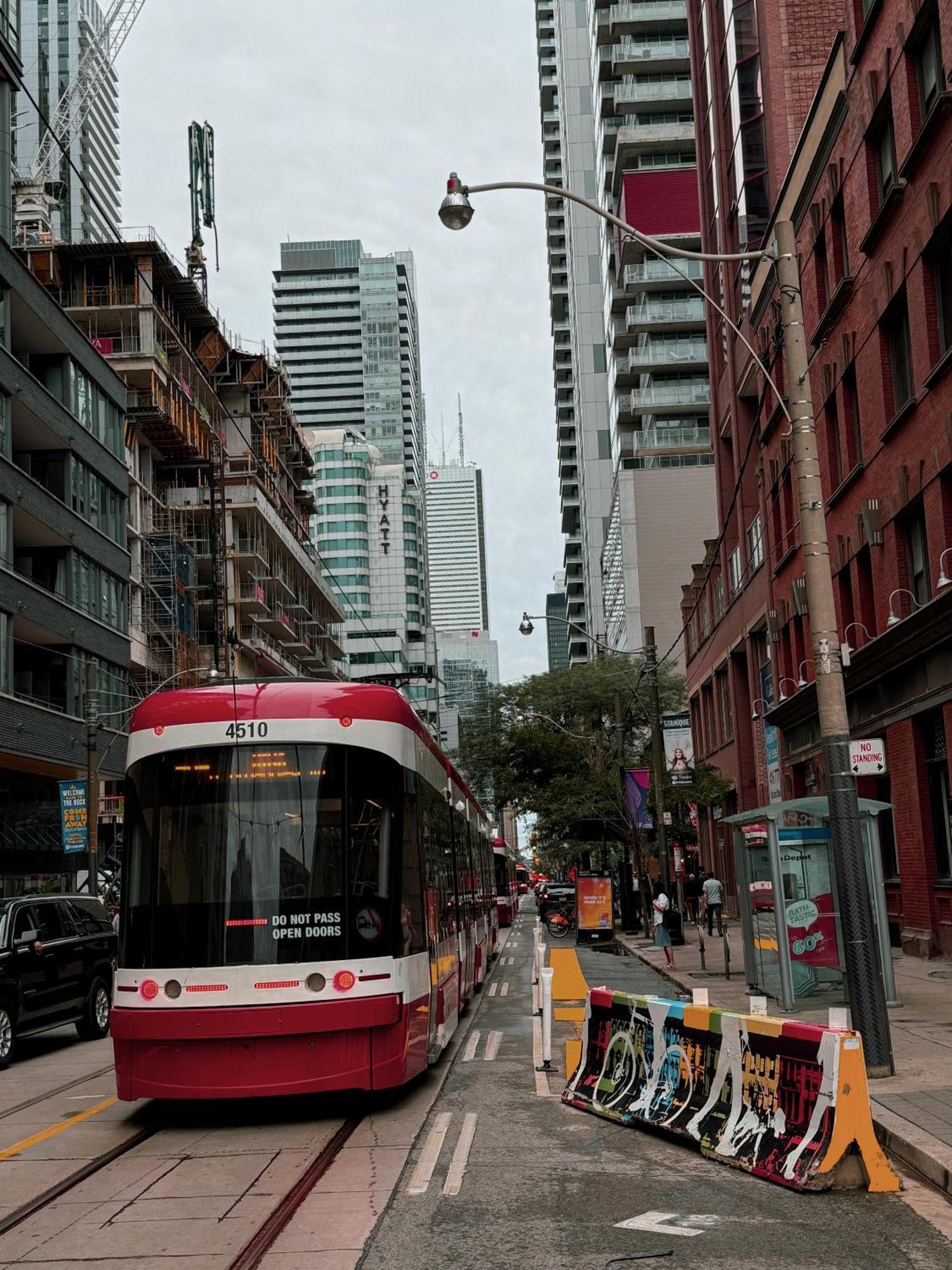 King St West And Spadina Ave, Downtown, Homestay Toronto