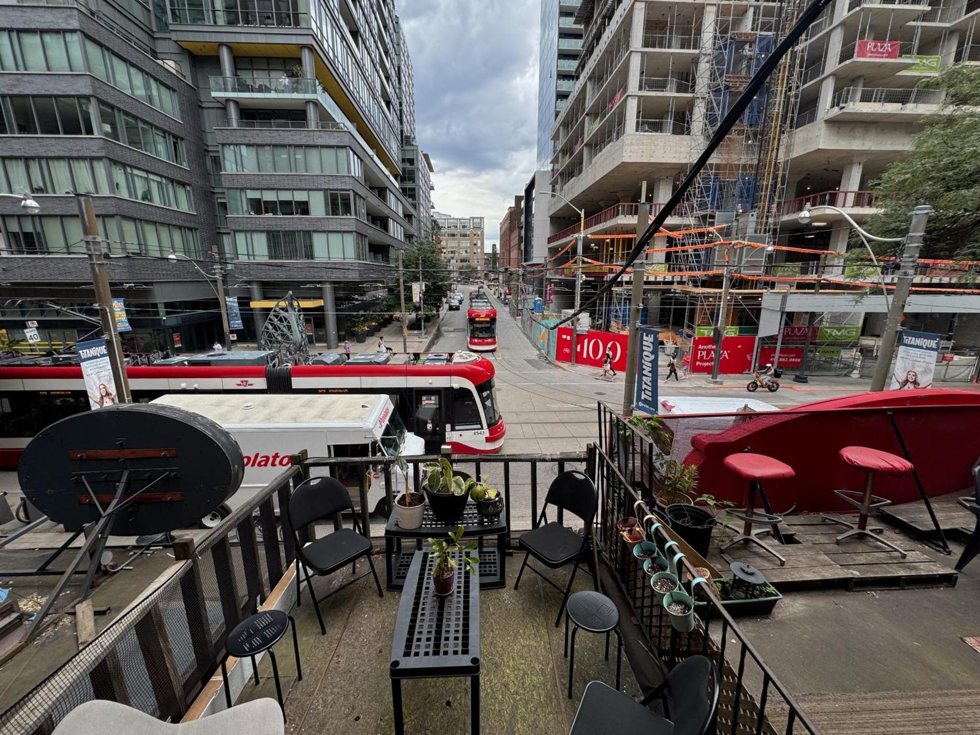 King St West And Spadina Ave, Downtown, Homestay
