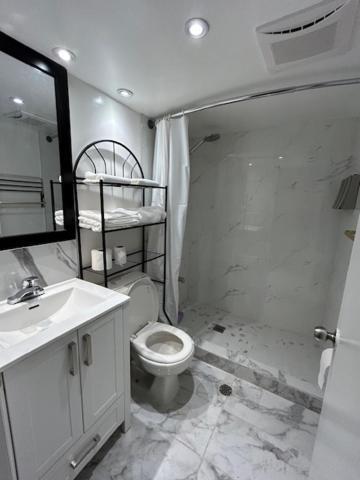 Cozy Retreat * Toronto