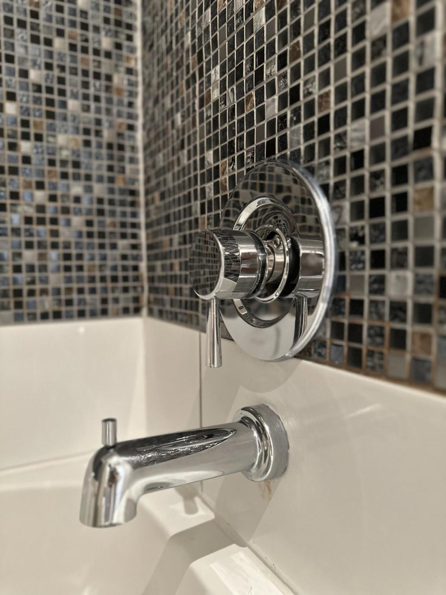 Immaculate Executive Townhouse 3br&3ba At Lawrence Park * Toronto