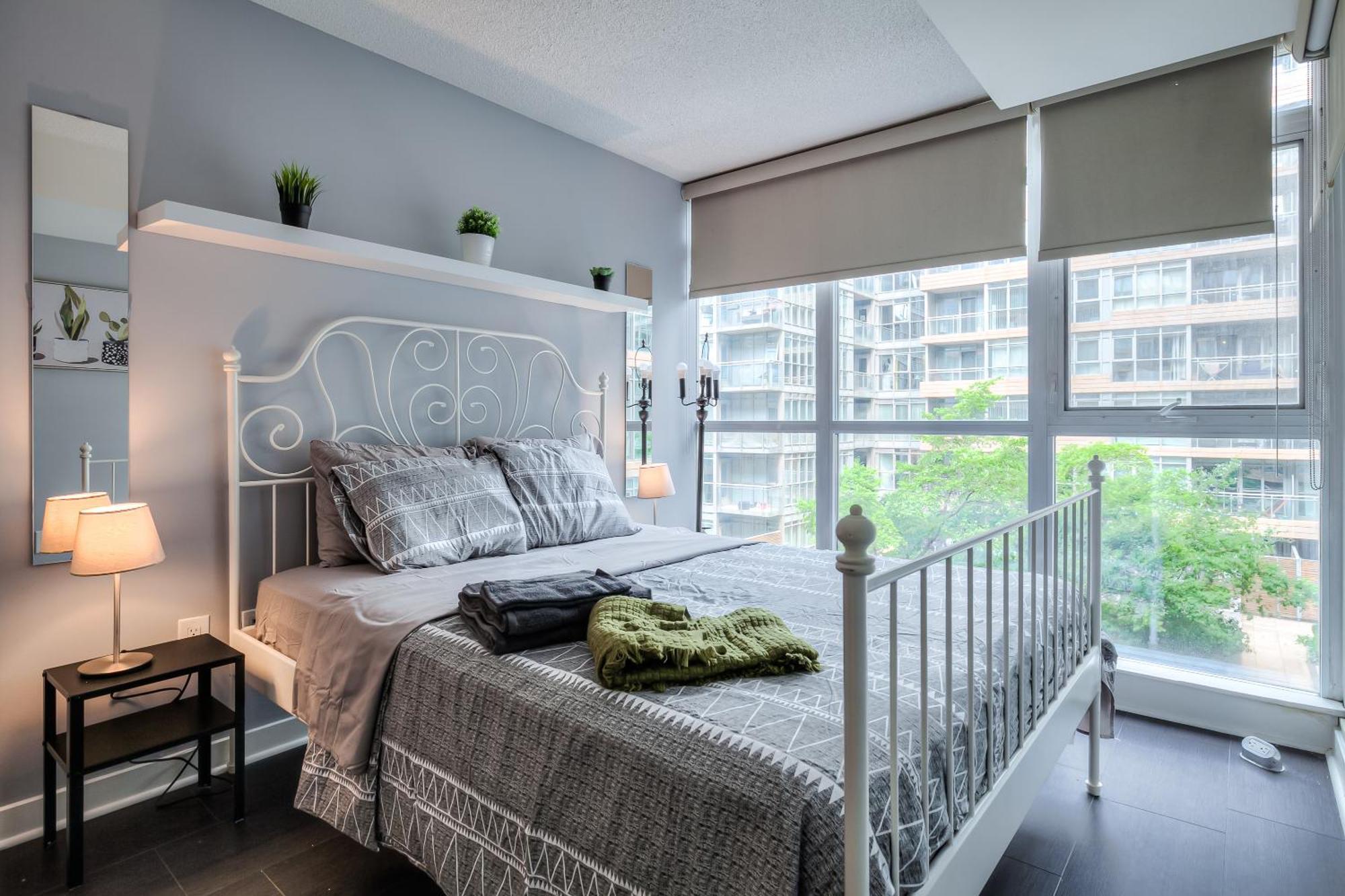 Modern Stylish - 5 Min From Cn Tower Holiday home *