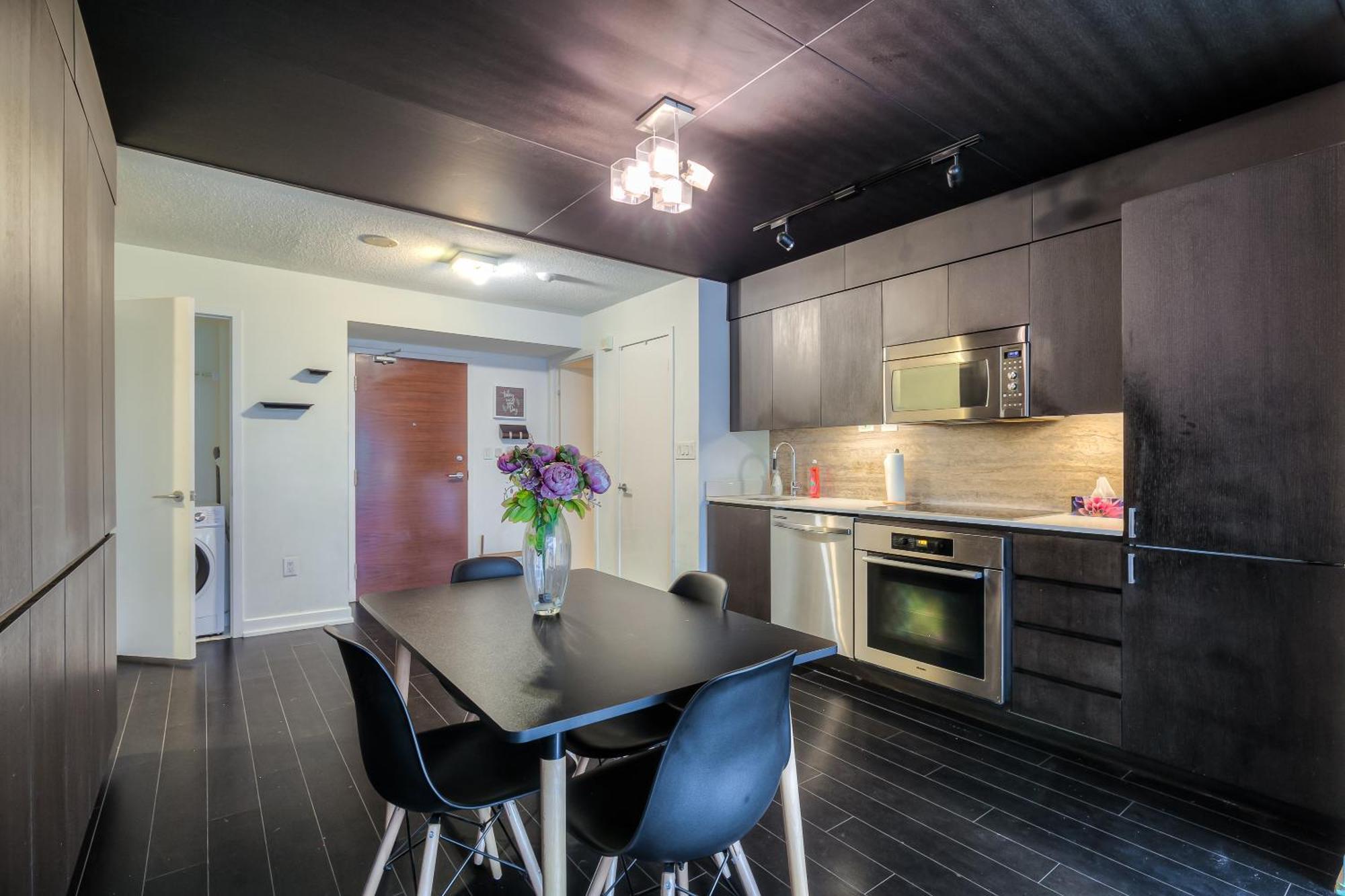 Modern Stylish - 5 Min From Cn Tower *