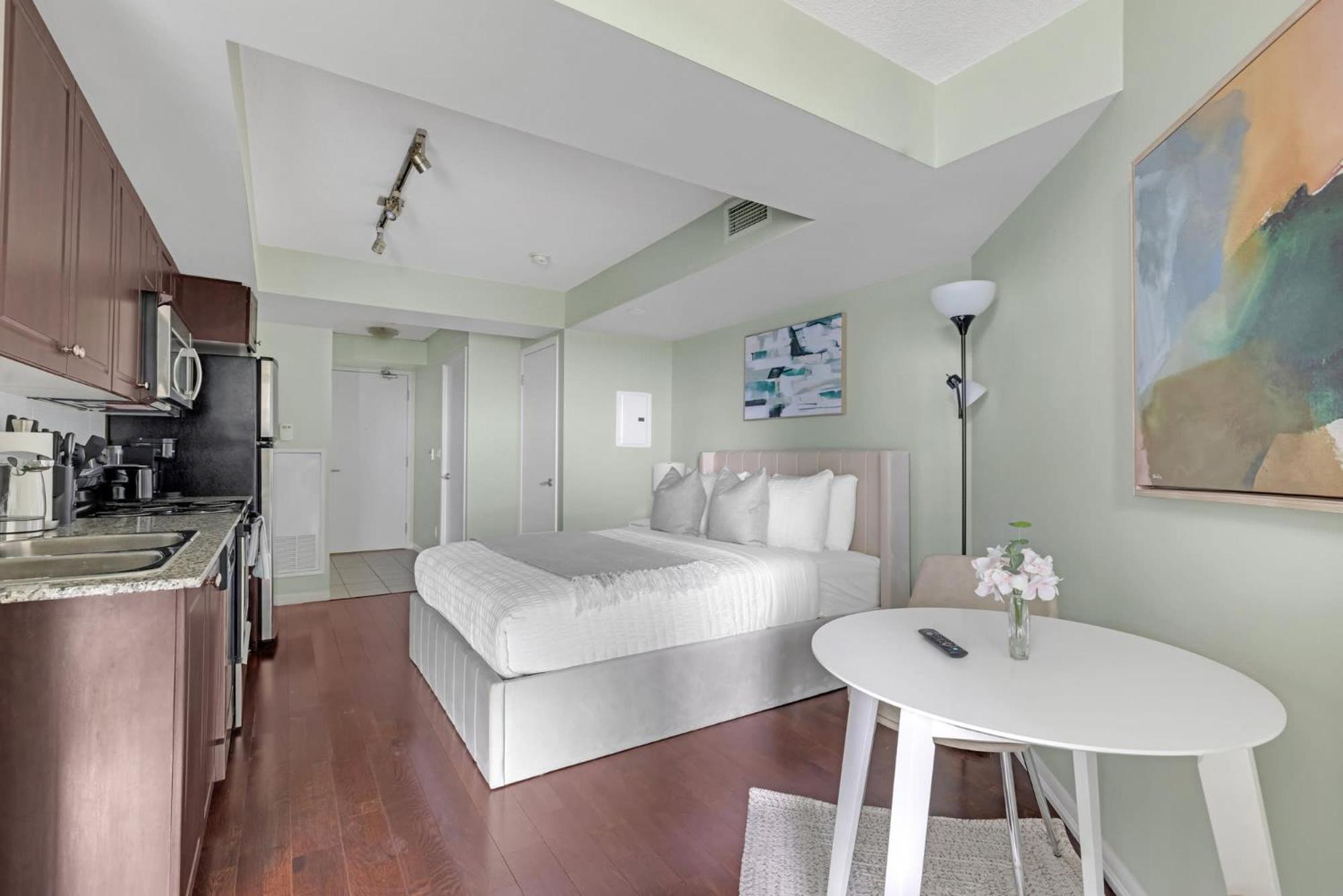 Cozy Studio By The Waterfront & Bentway Apartment Toronto