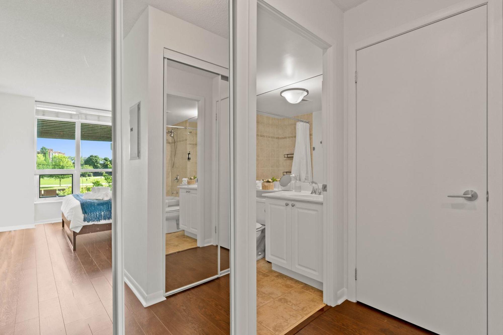 Modern 2br Downtown Condo, Lakeshore, Exhibition Place, York Apartment *