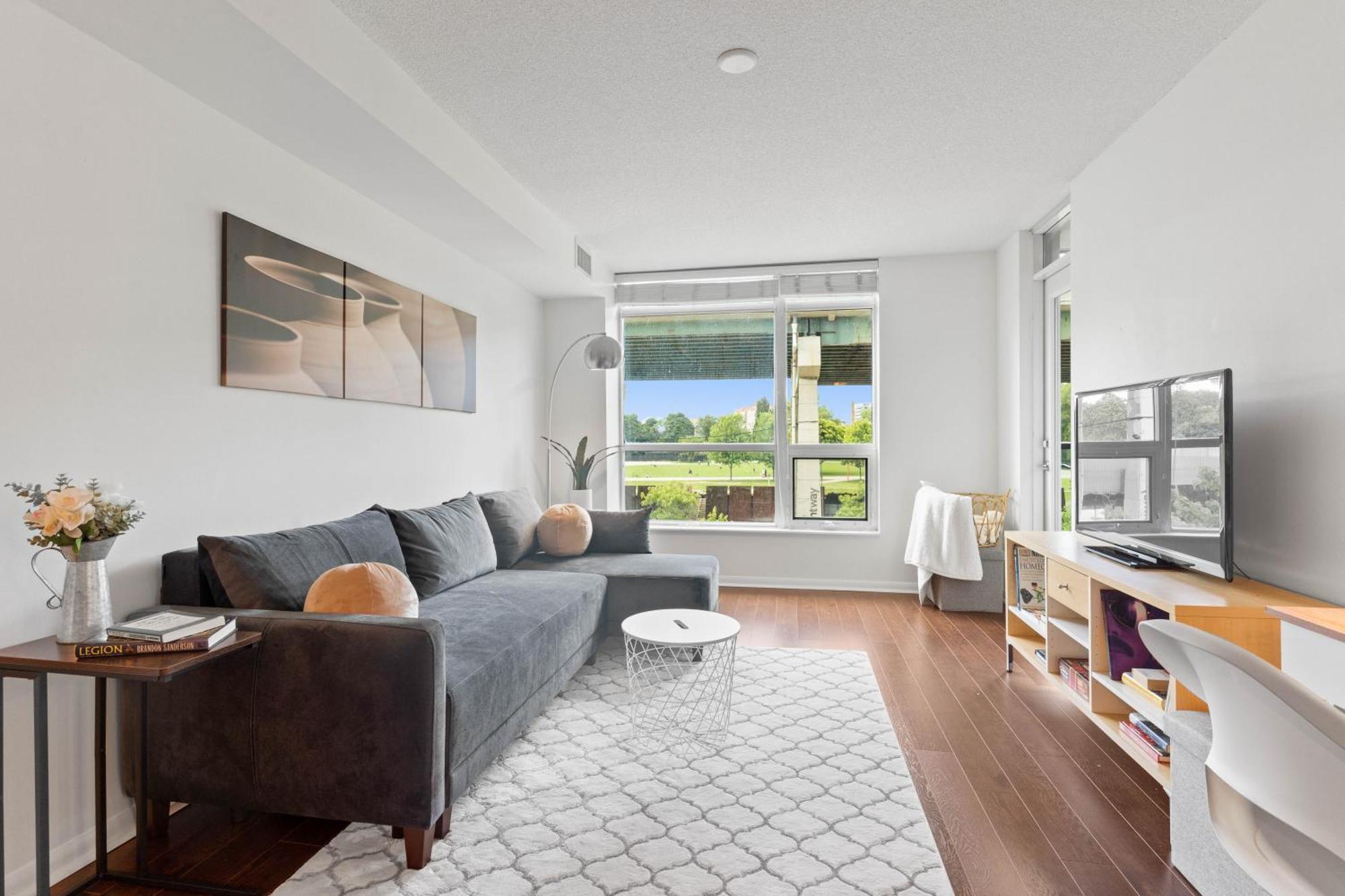 Modern 2br Downtown Condo, Lakeshore, Exhibition Place, York Toronto