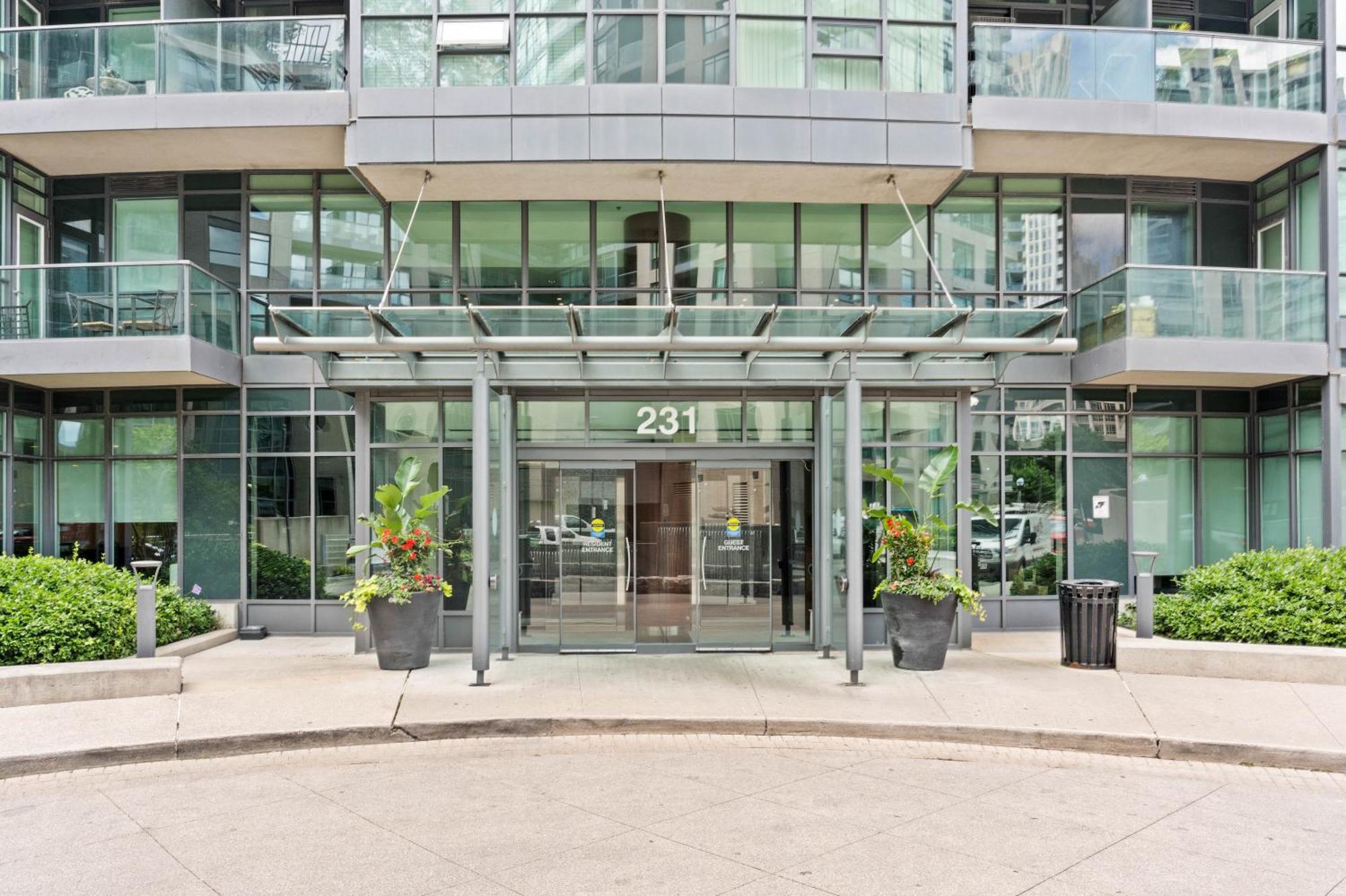 Modern 2br Downtown Condo, Lakeshore, Exhibition Place, York