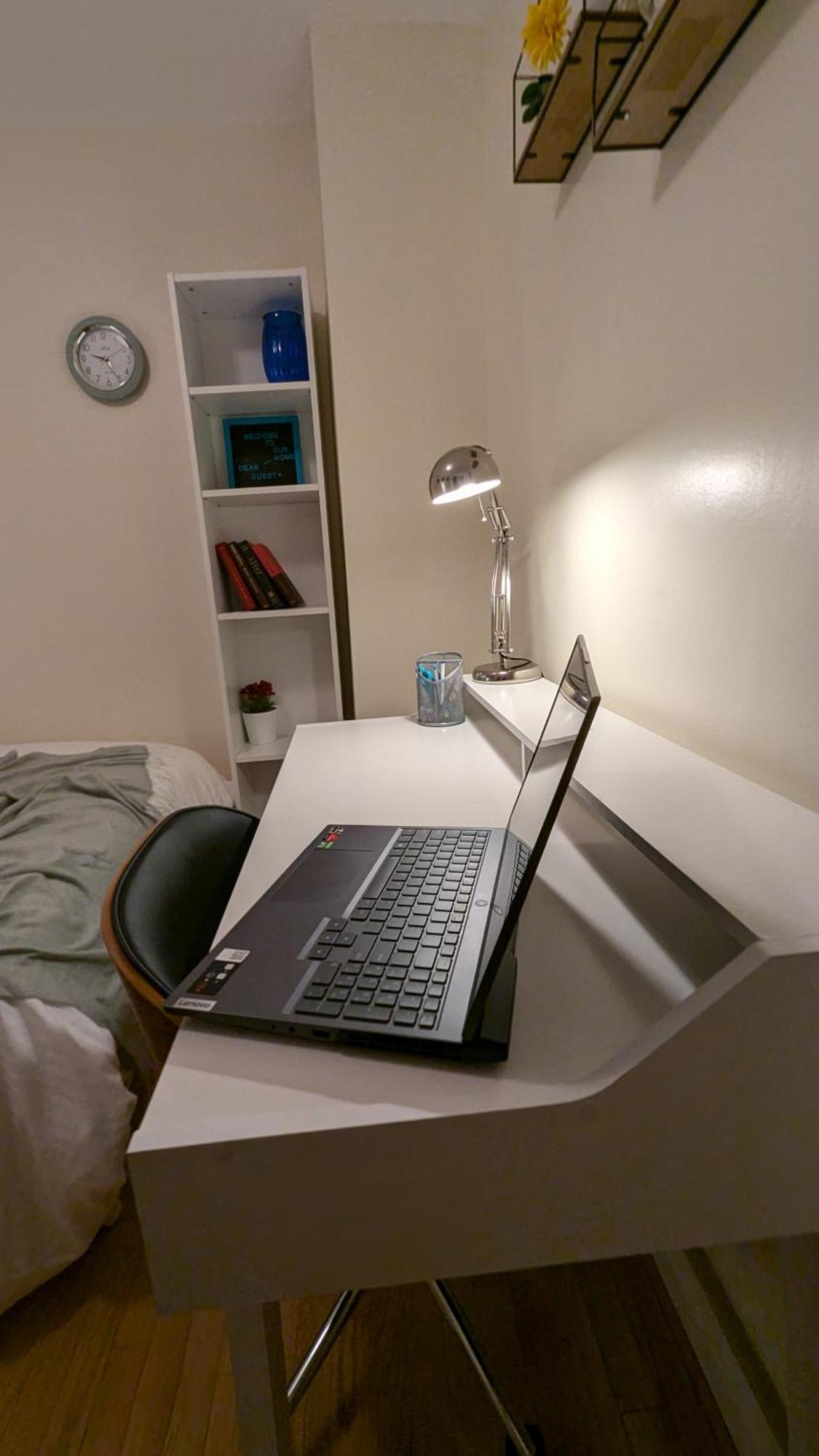 Private In A Vintage House Close To Finch * Toronto