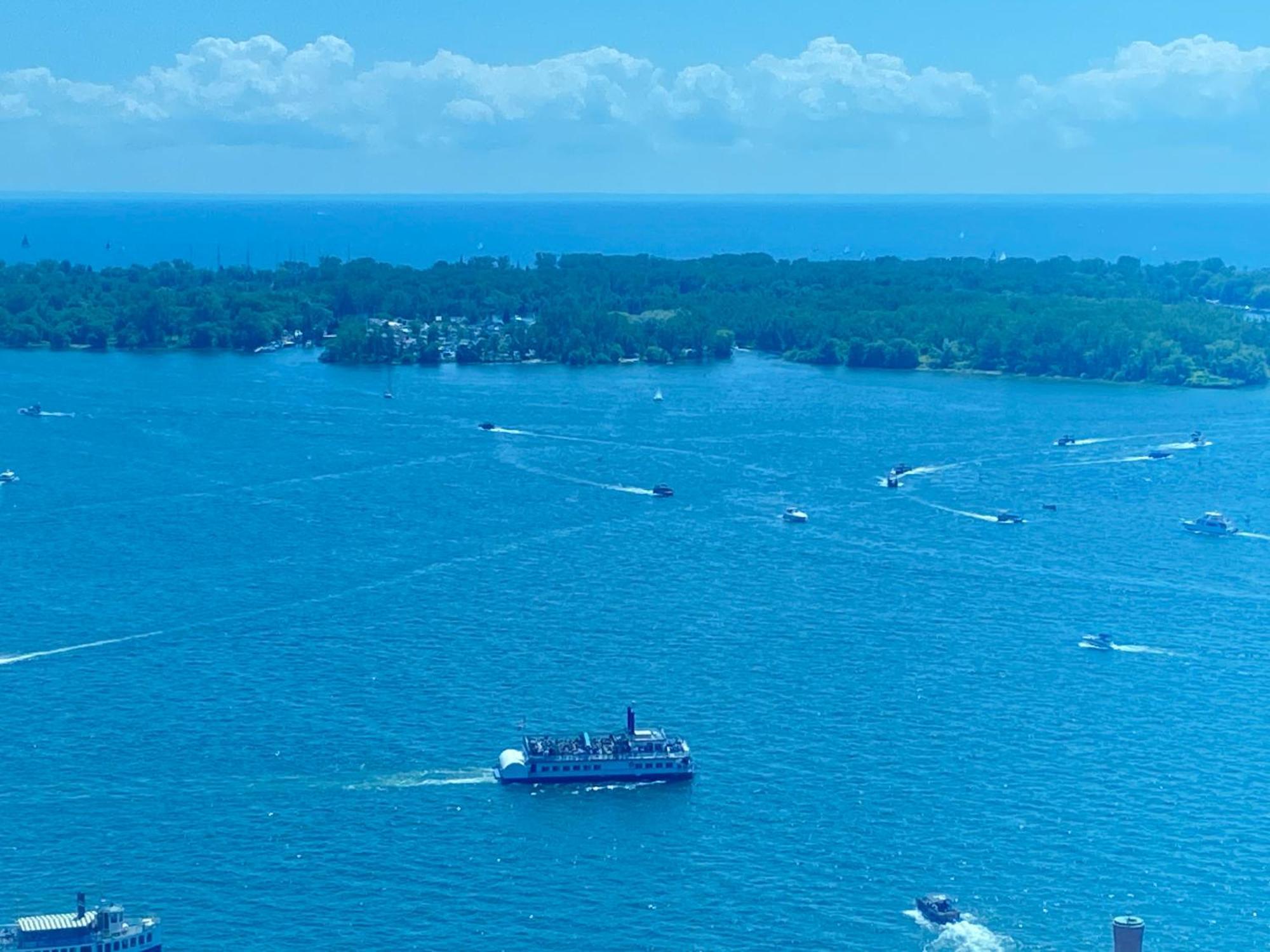 Lakeside Haven: Harbourfront With Million-dollar Views * Toronto