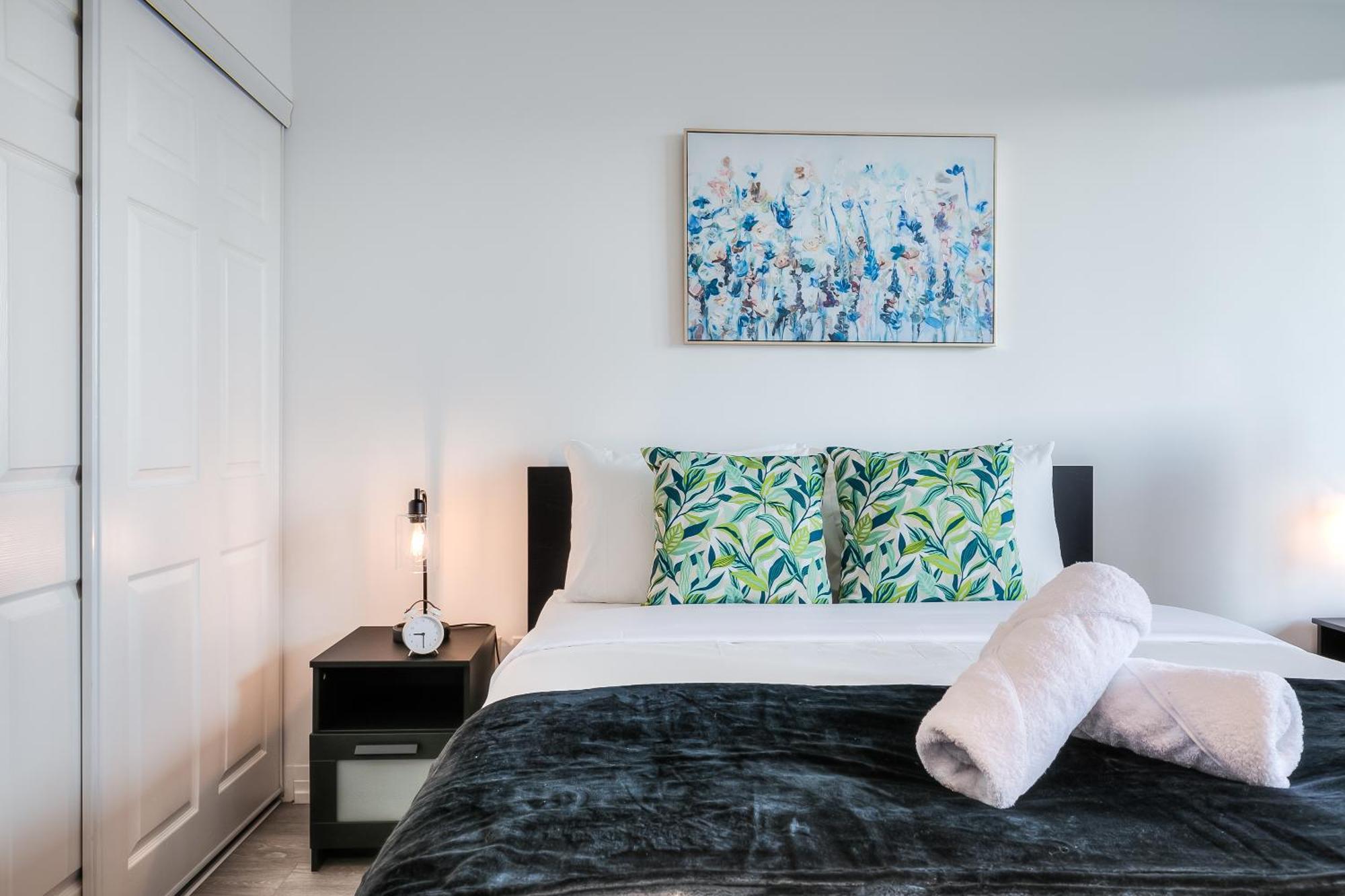 Rivetstays - The Jarvis Apartment Toronto