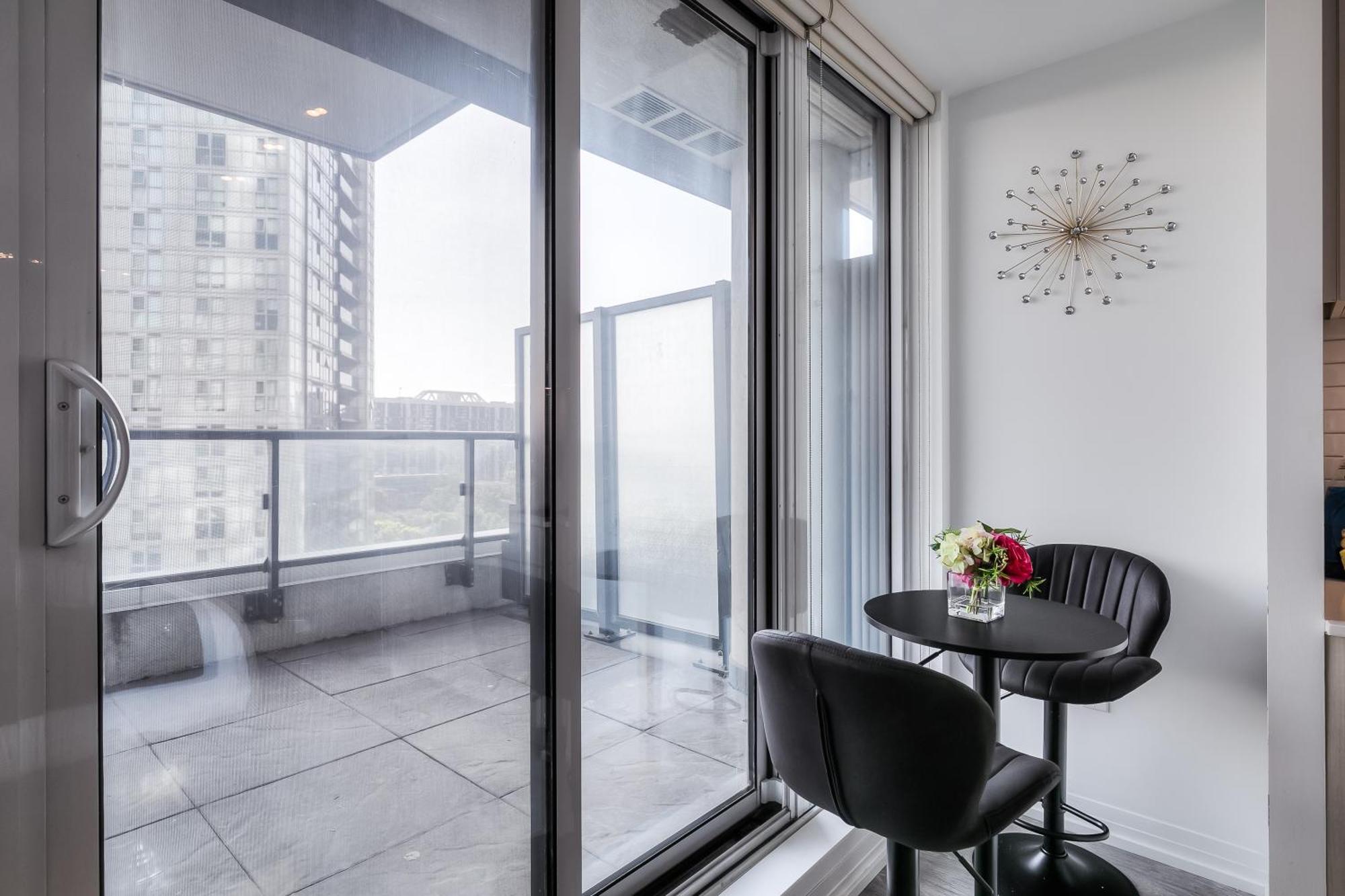 Rivetstays - The Jarvis * Toronto