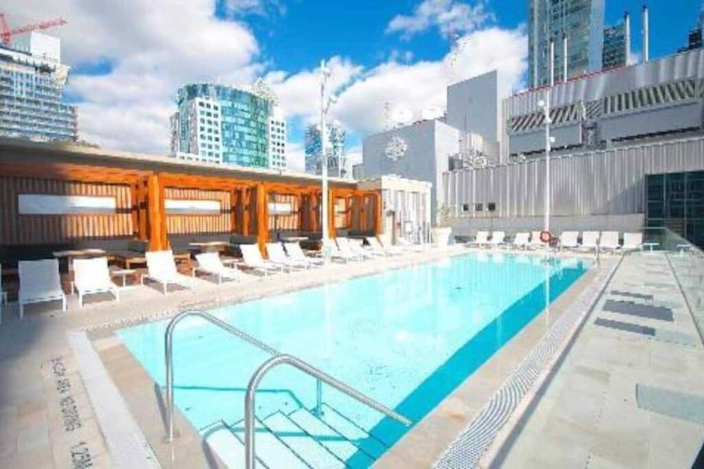 Apartment 5-star Panoramic View And Large Terrace By Cn Tower *