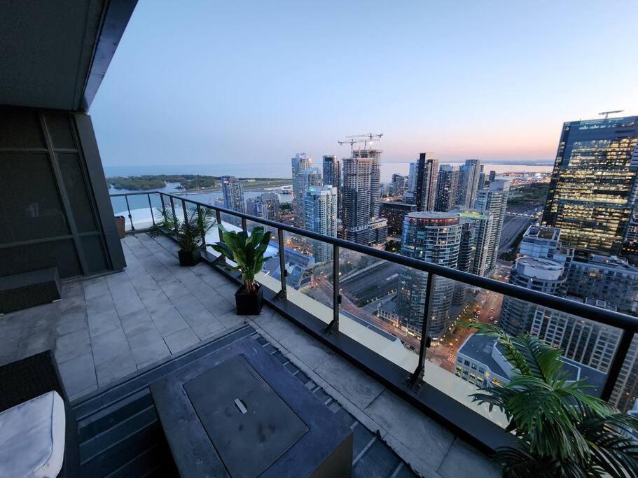 5-star Panoramic View And Large Terrace By Cn Tower Toronto