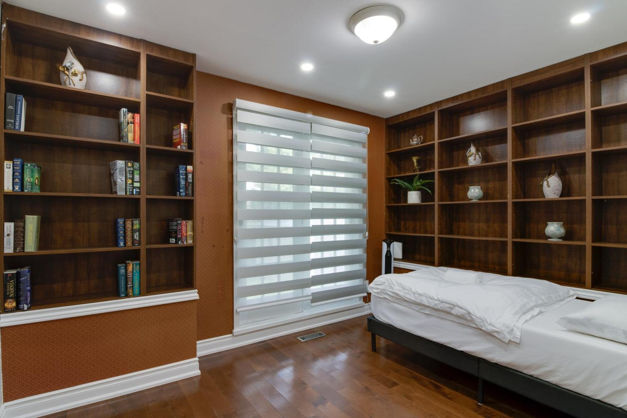 Beautiful House In Scarborough Apartment
