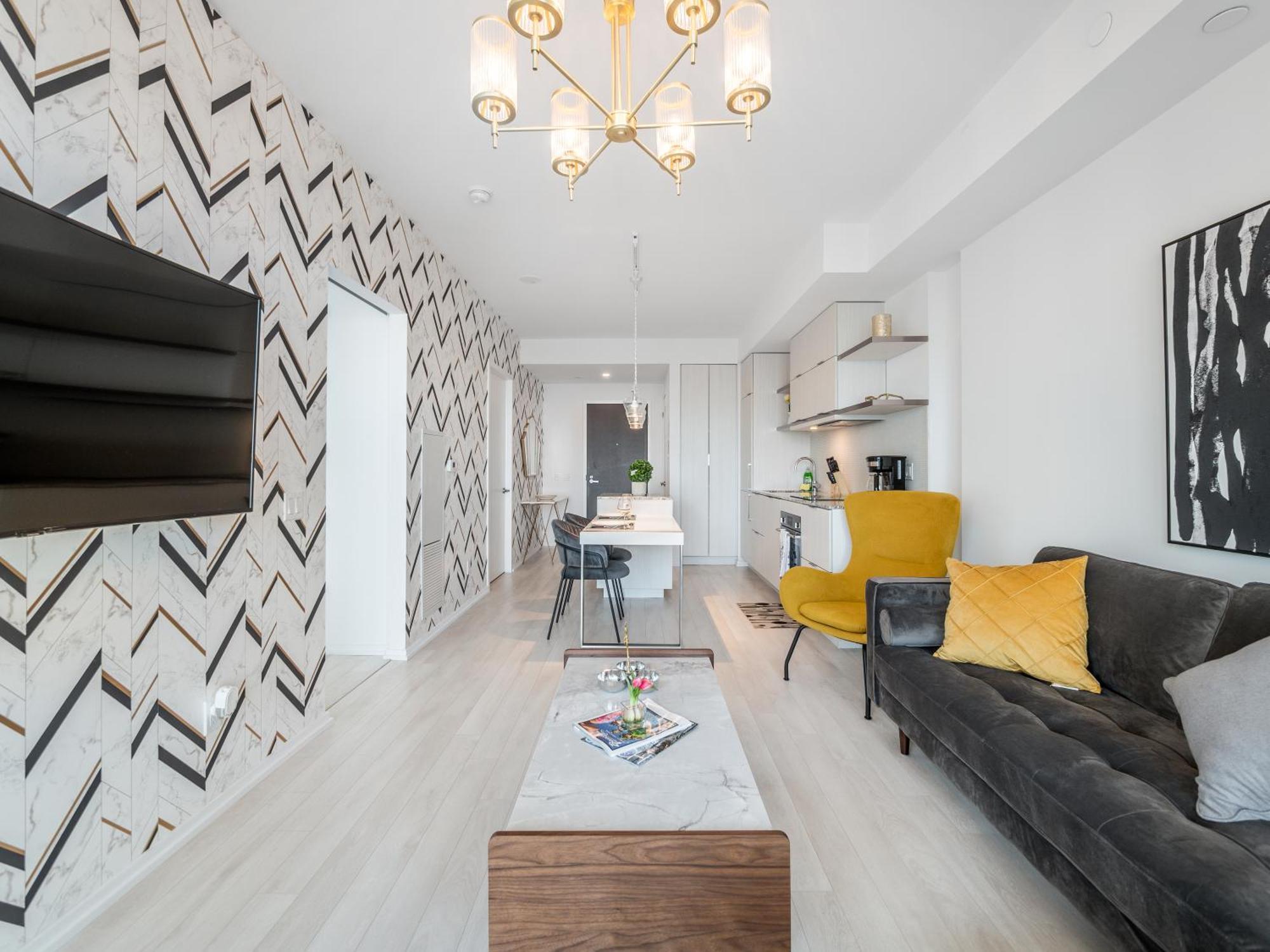 Apartment Designer 1br With Cn Tower, Skyline View *