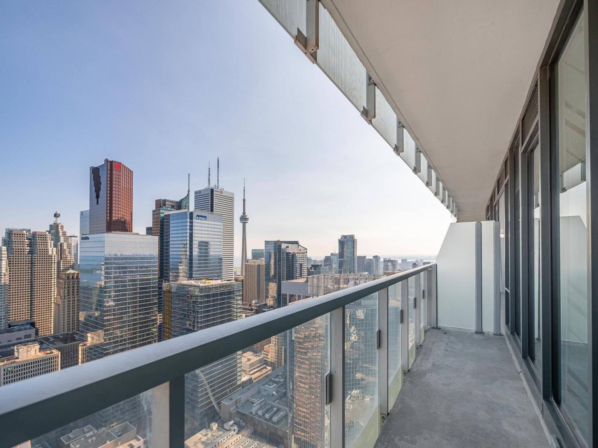 Apartment Designer 1br With Cn Tower, Skyline View Toronto