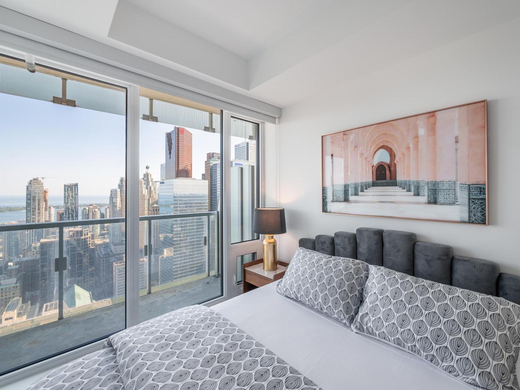 Apartment Designer 1br With Cn Tower, Skyline View