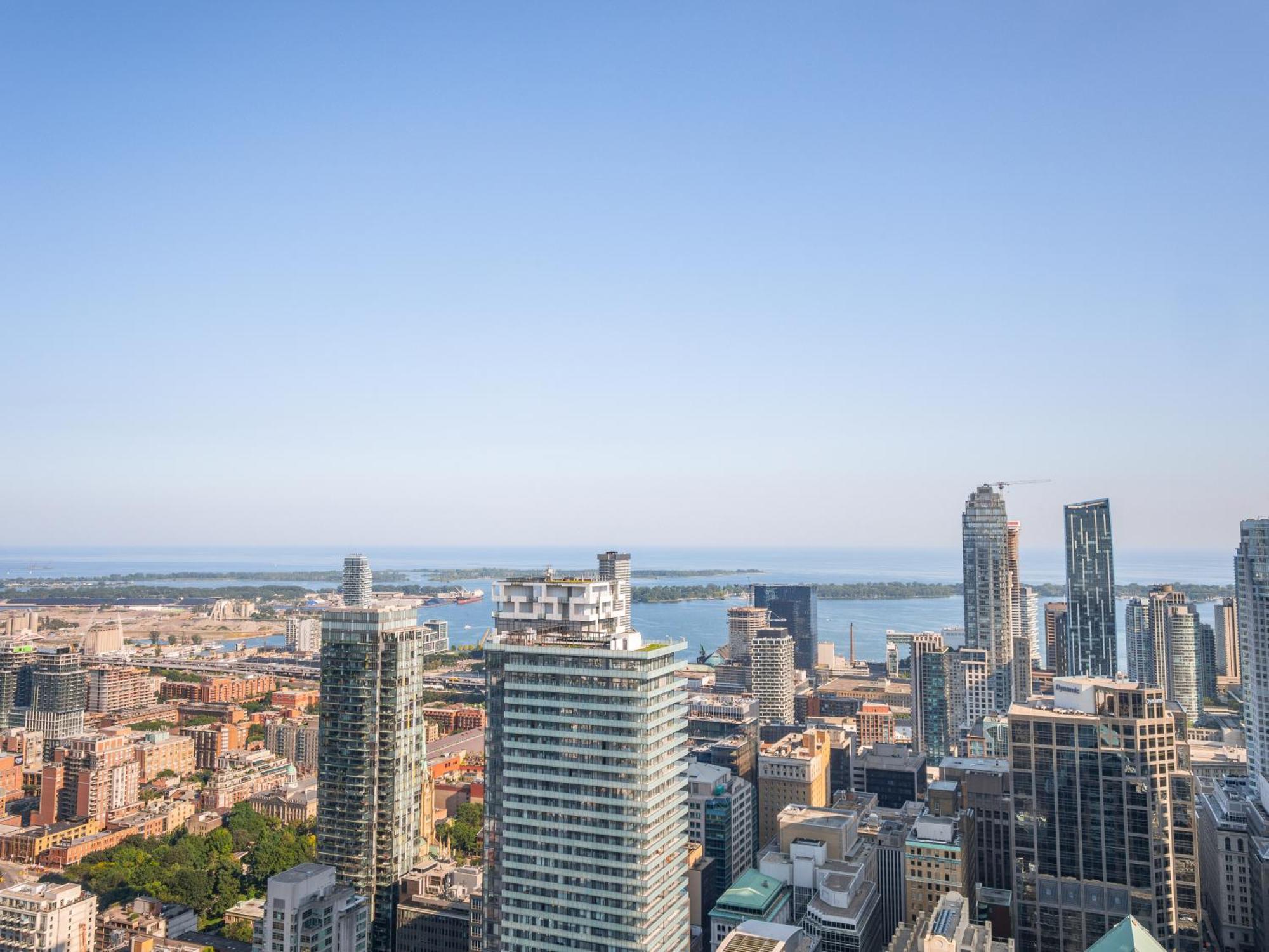 Apartment Designer 1br With Cn Tower, Skyline View Toronto