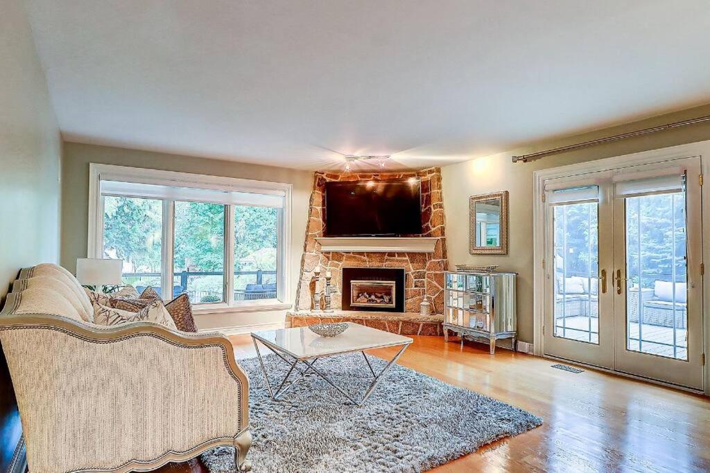 Villa Luxury In Scarborough *