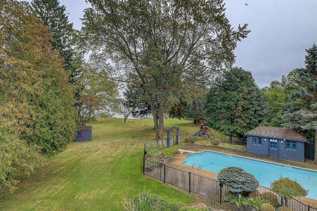 Villa Luxury In Scarborough Toronto