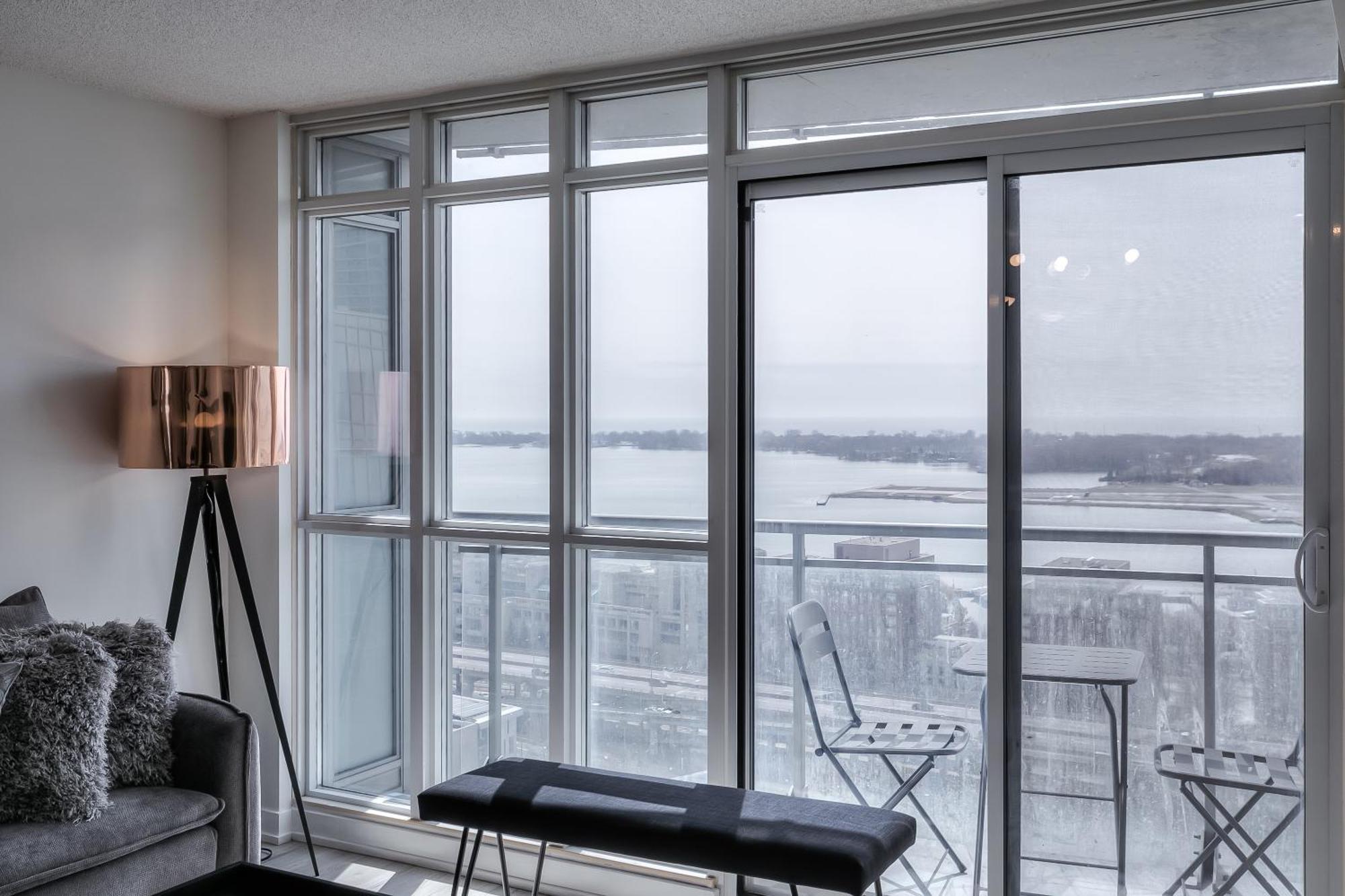 Modern Stylish - 5 Min From Cn Tower Toronto