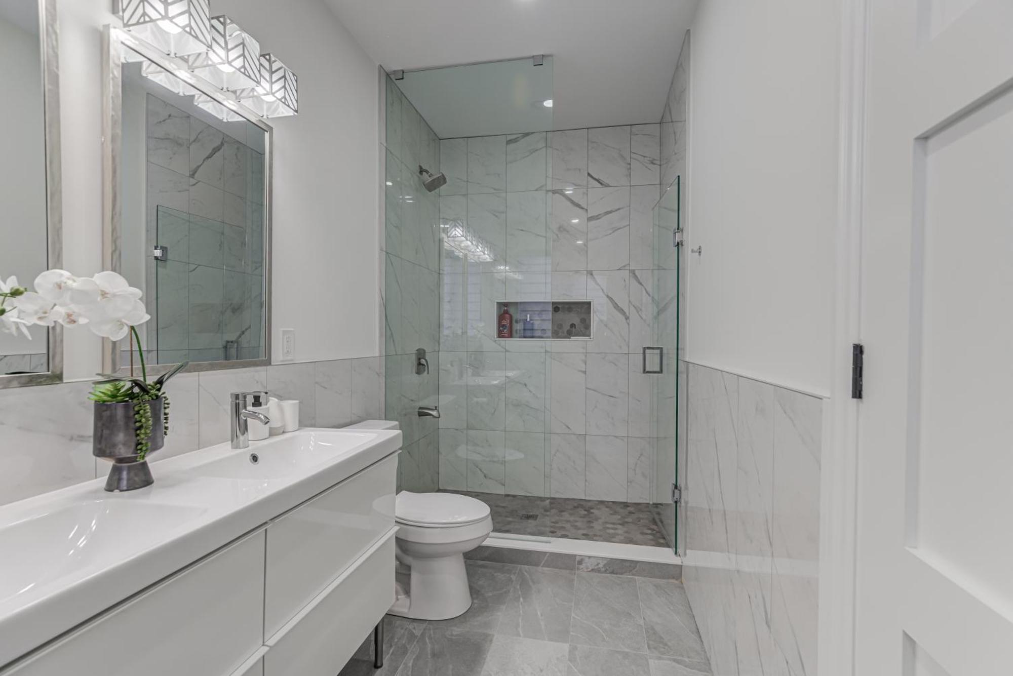 Apartment New Build 4 Bedroom-beach Vibes In The City Toronto