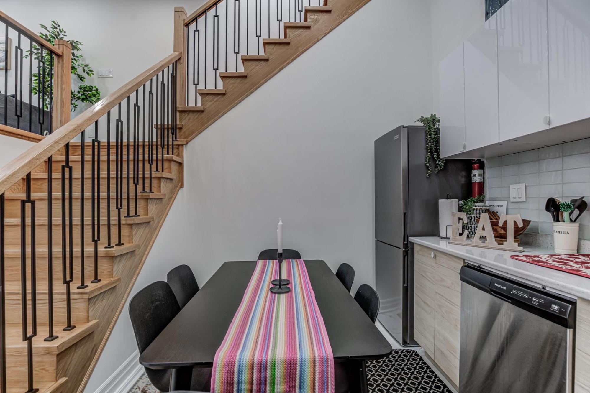 New Build 4 Bedroom-beach Vibes In The City Toronto