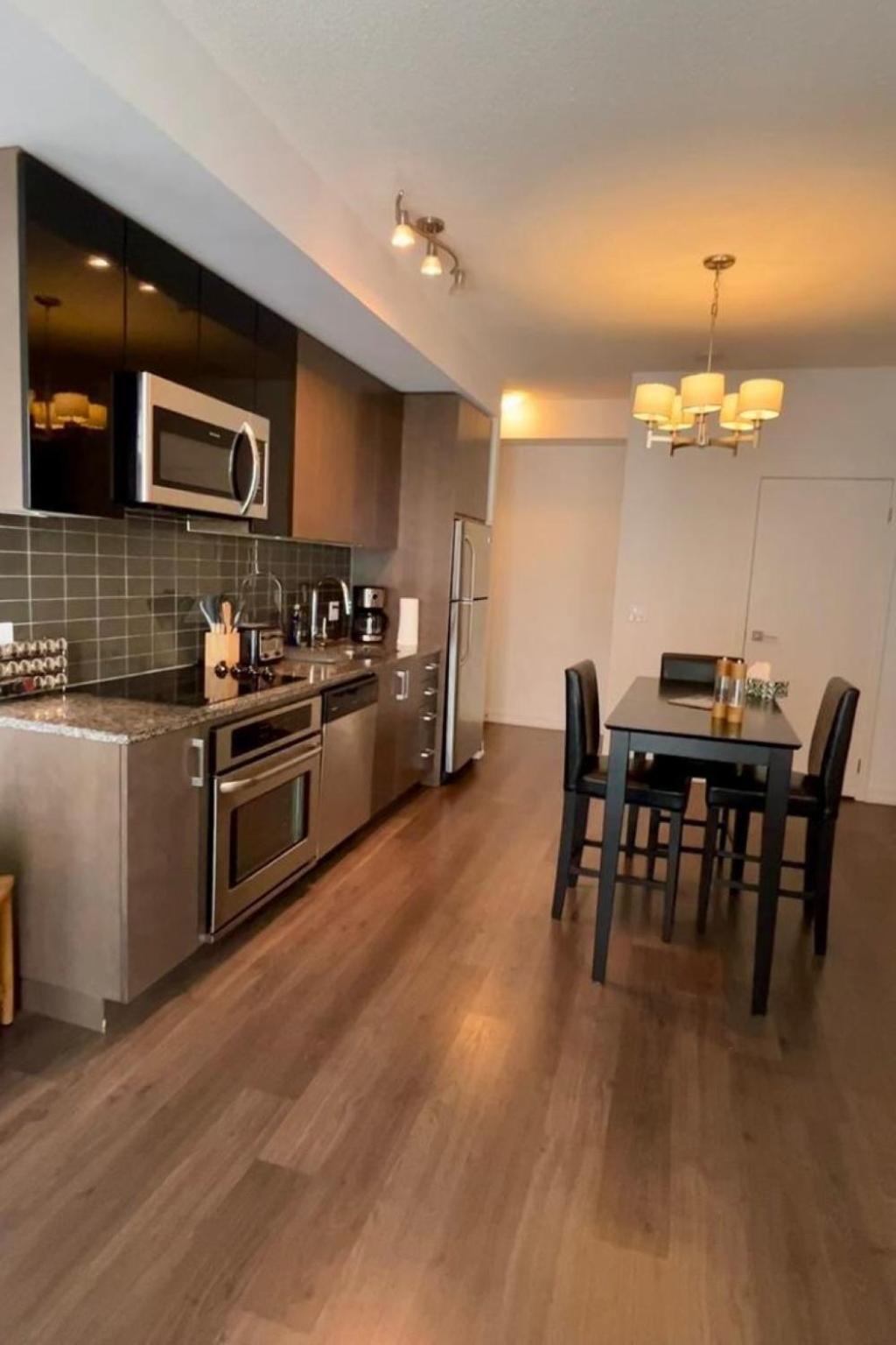 Midtown Apartment