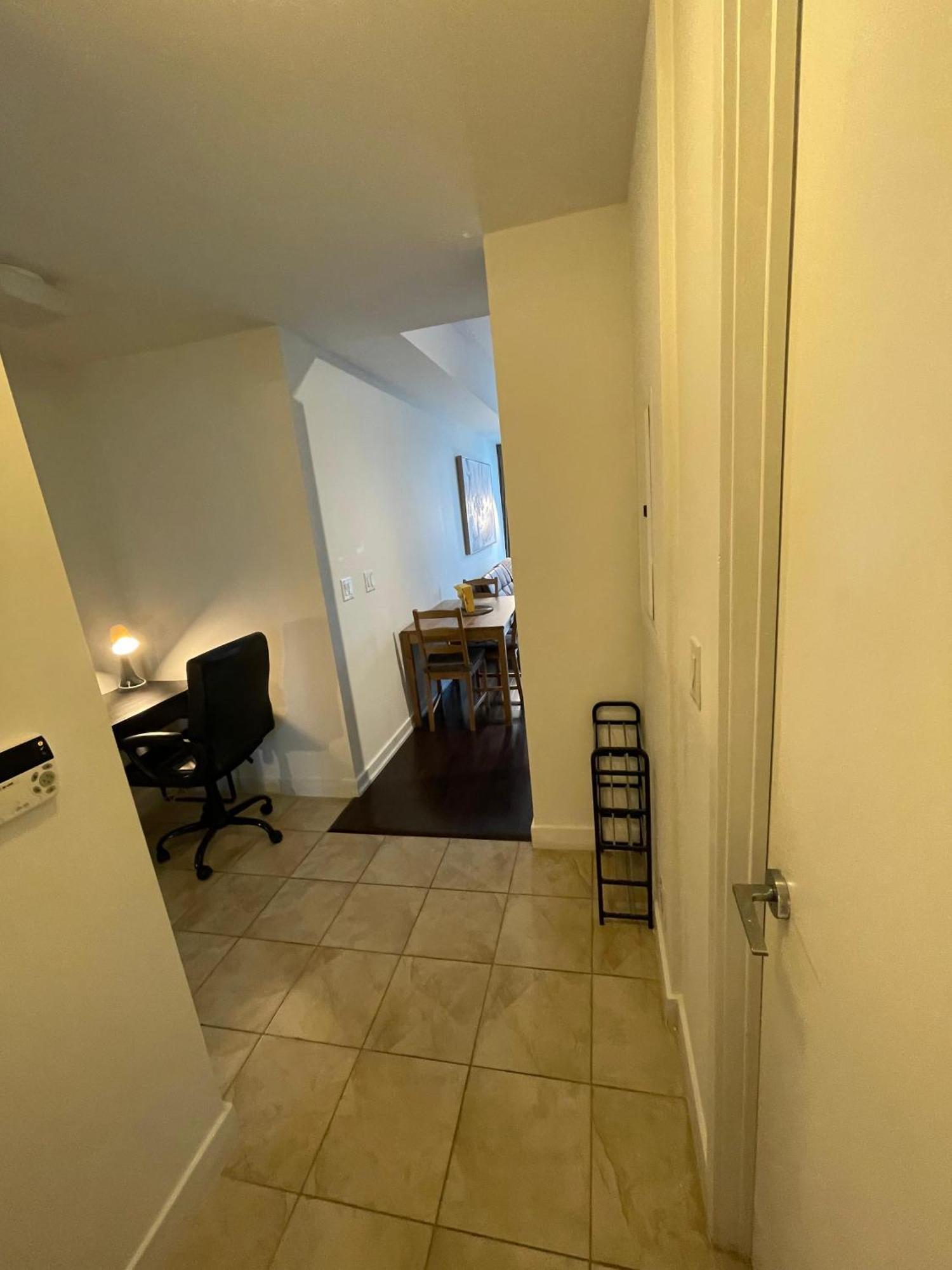 Ice - Rsmt Apartment Toronto