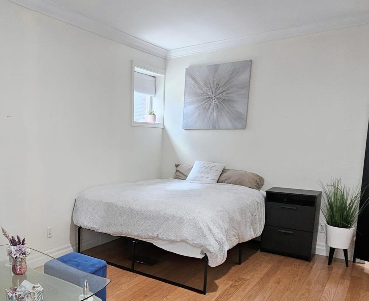 Mins Walk To Trinity Bellwood Park From Your Downtown Apartment