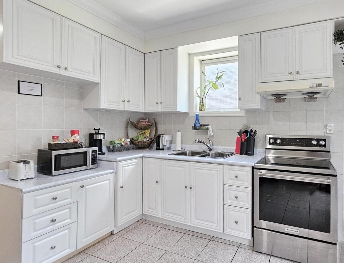 Mins Walk To Trinity Bellwood Park From Your Downtown Toronto