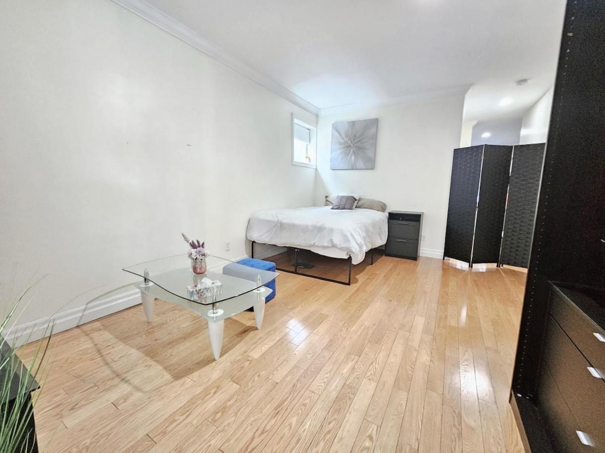 Mins Walk To Trinity Bellwood Park From Your Downtown * Toronto