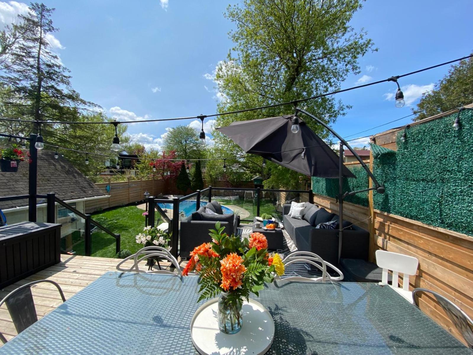 Luxury 2bedroom Unit In The With A Heated Salt Water Pool Apartment Toronto
