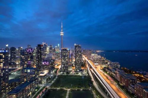Modern Stylish - 5 Min From Cn Tower Holiday home Toronto