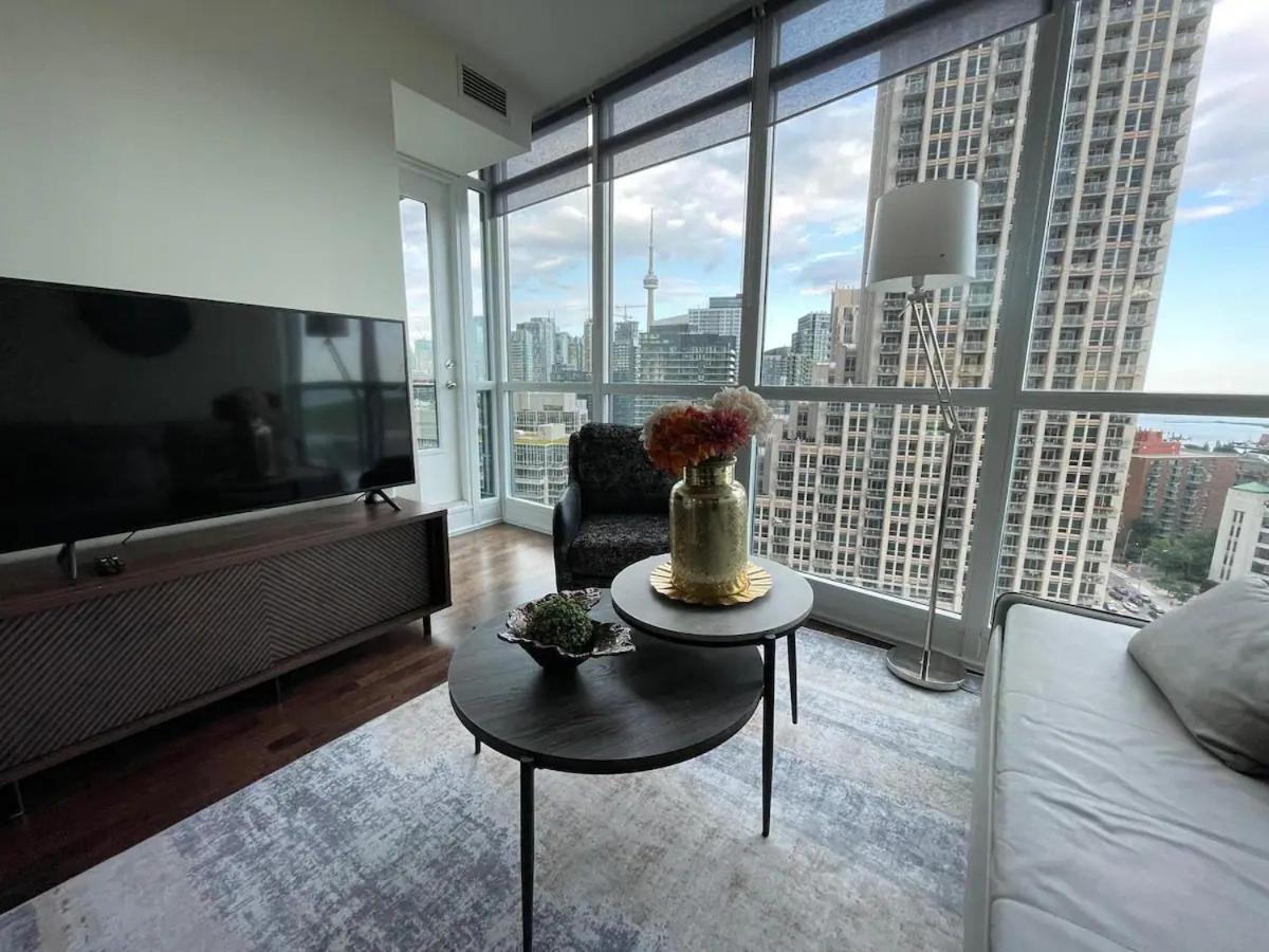 Modern Stylish - 5 Min From Cn Tower Holiday home