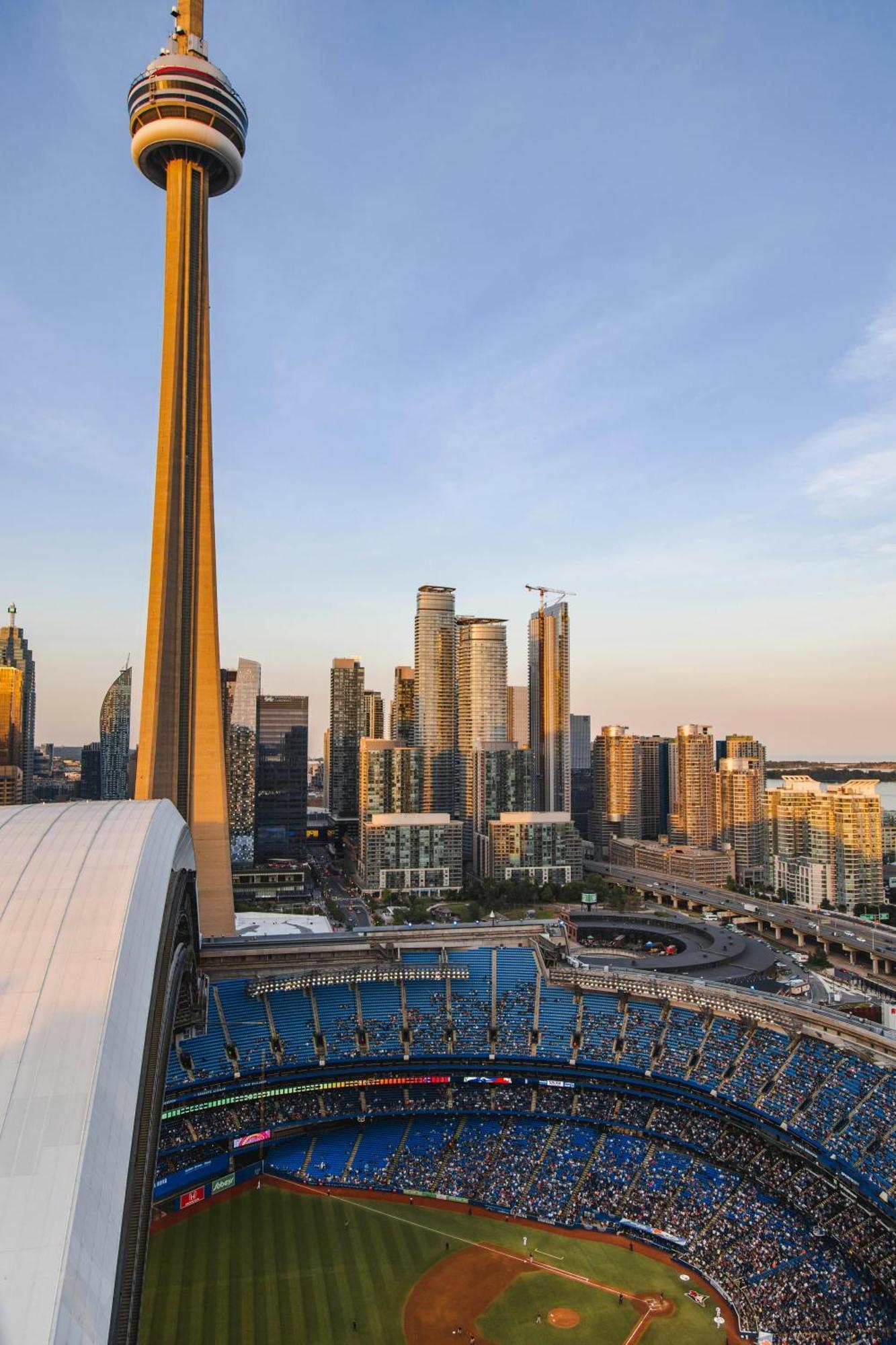 Modern Stylish - 5 Min From Cn Tower Holiday home *