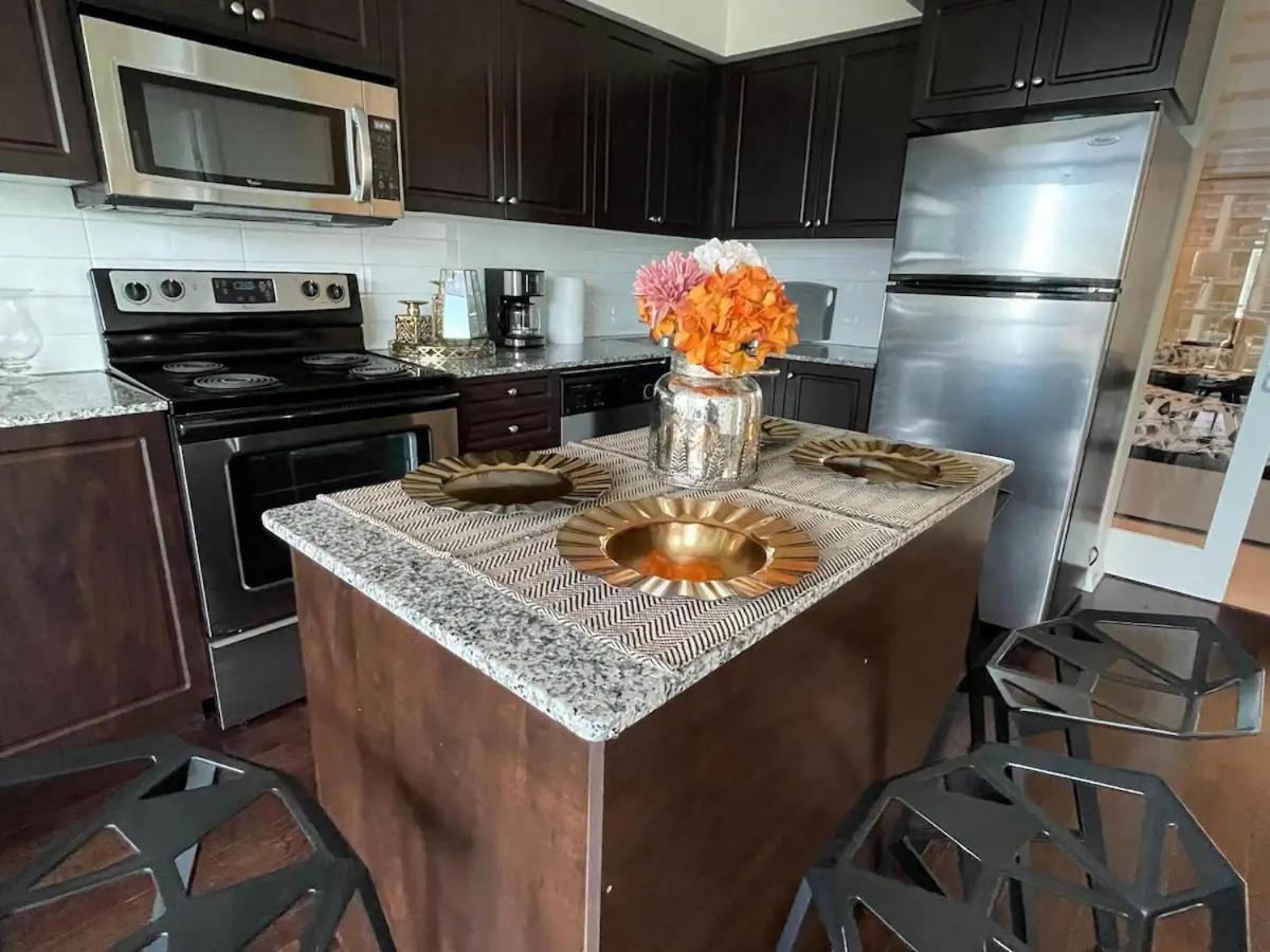 Modern Stylish - 5 Min From Cn Tower Holiday home *