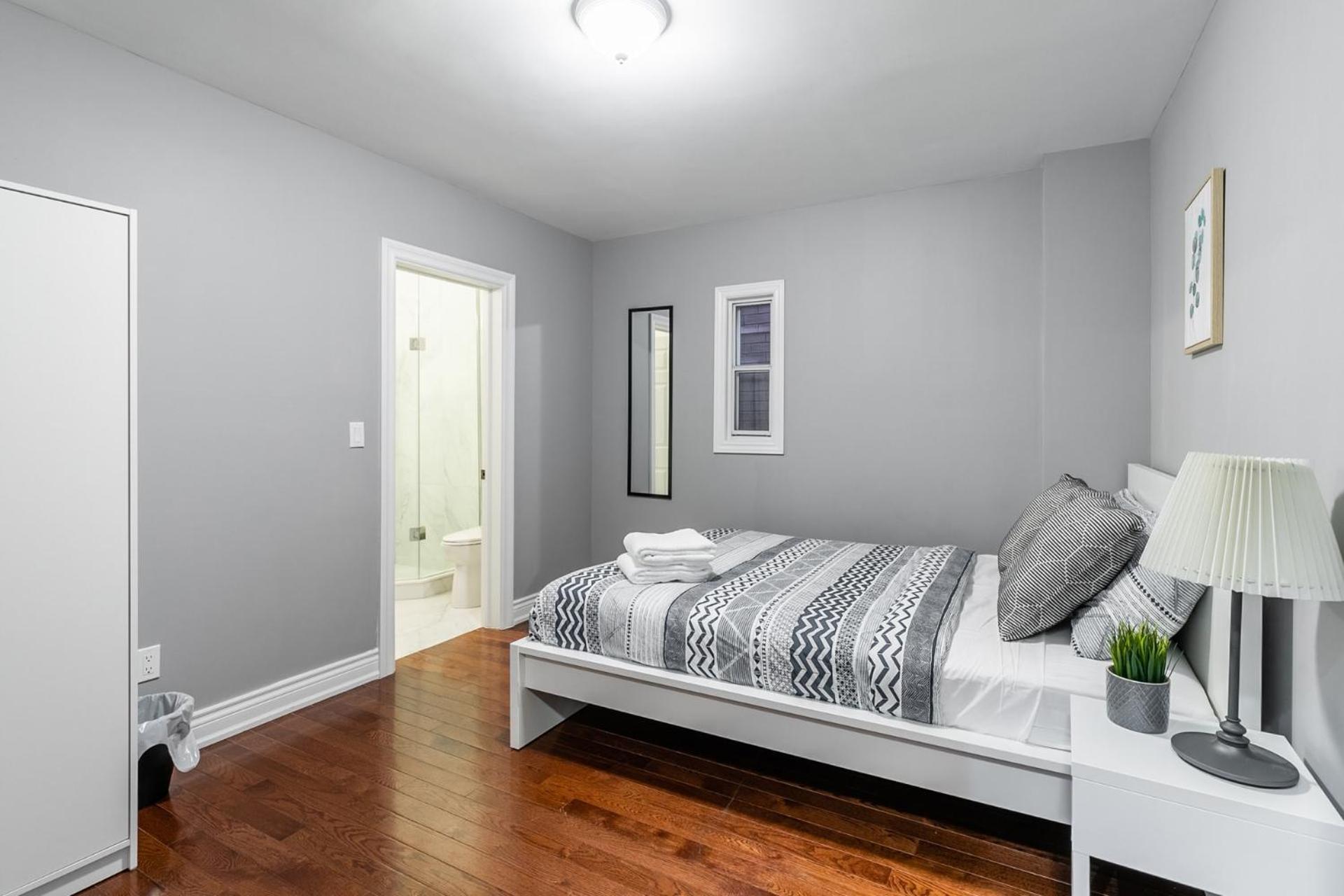 Apartment Pet-friendly 6-guest Capacity Apt On Ossington Ave *