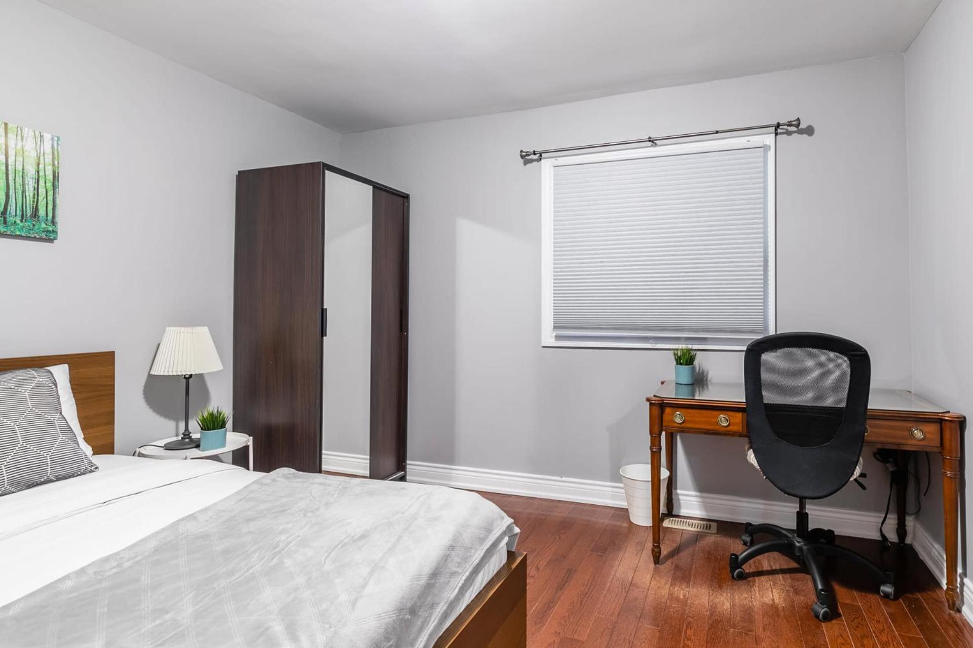 Pet-friendly 6-guest Capacity Apt On Ossington Ave Apartment Toronto