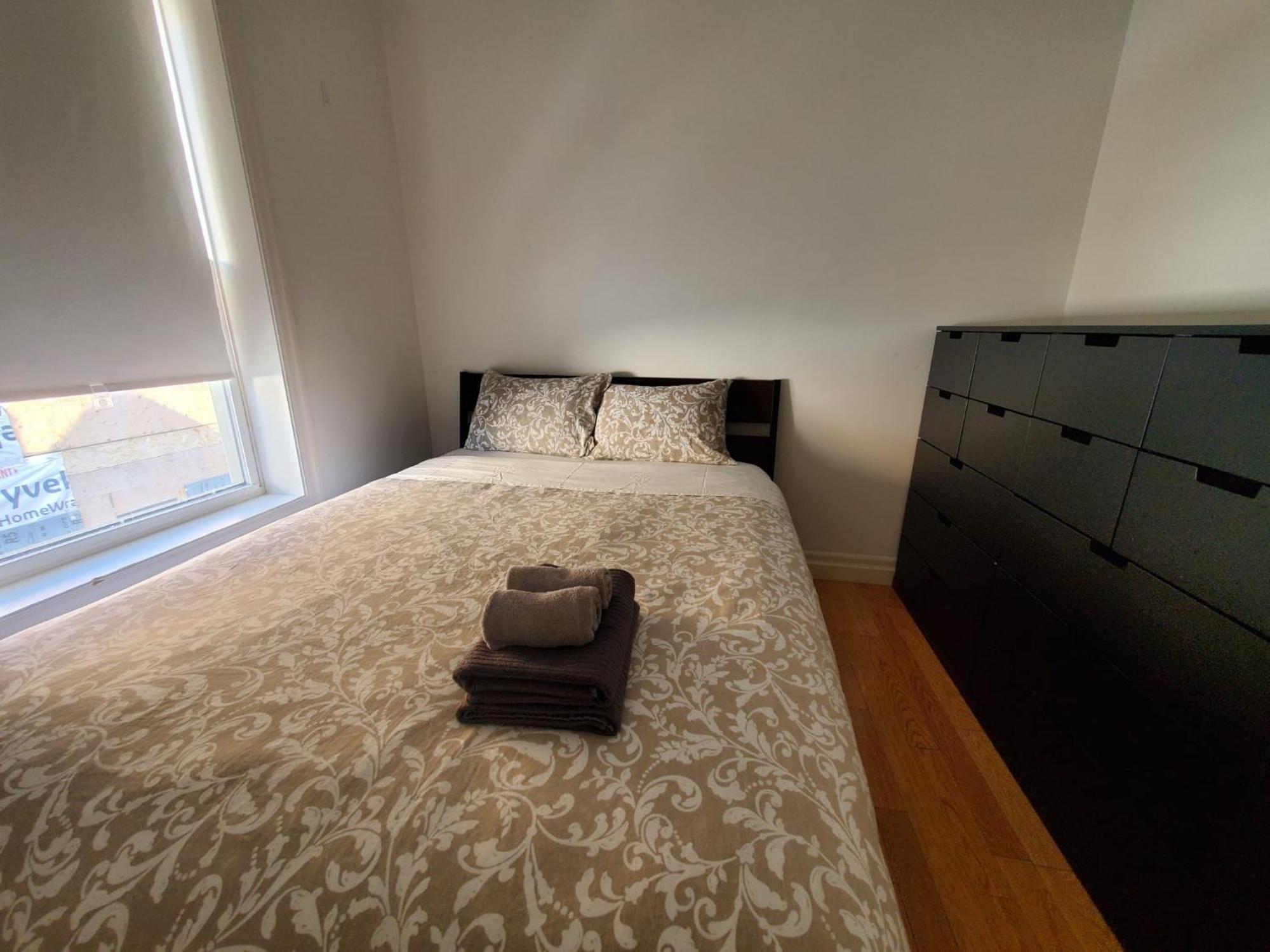 Apartment Mins Walk To Trinity Bellwood Park From Your Downtown Toronto