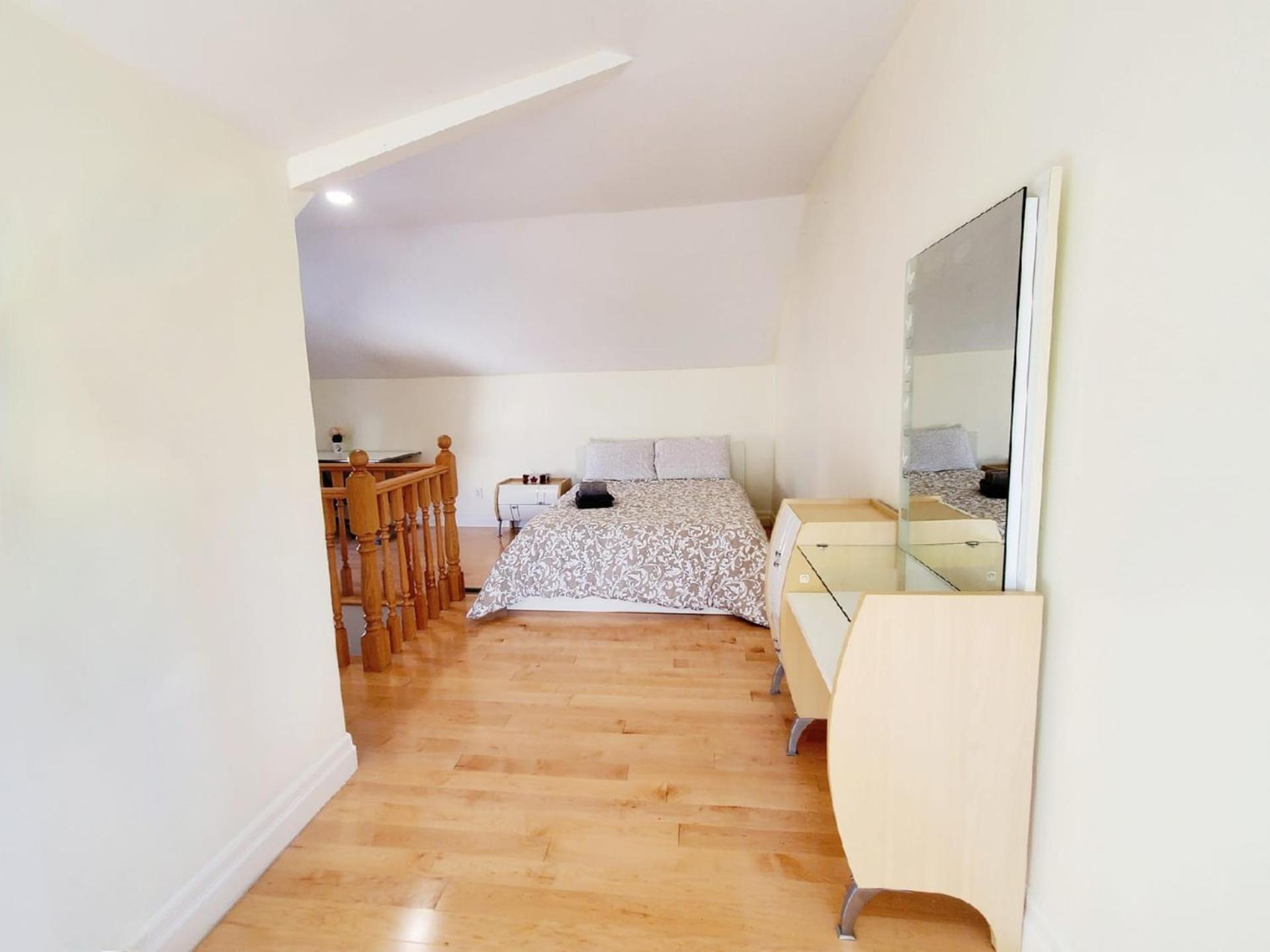 Mins Walk To Trinity Bellwood Park From Your Downtown