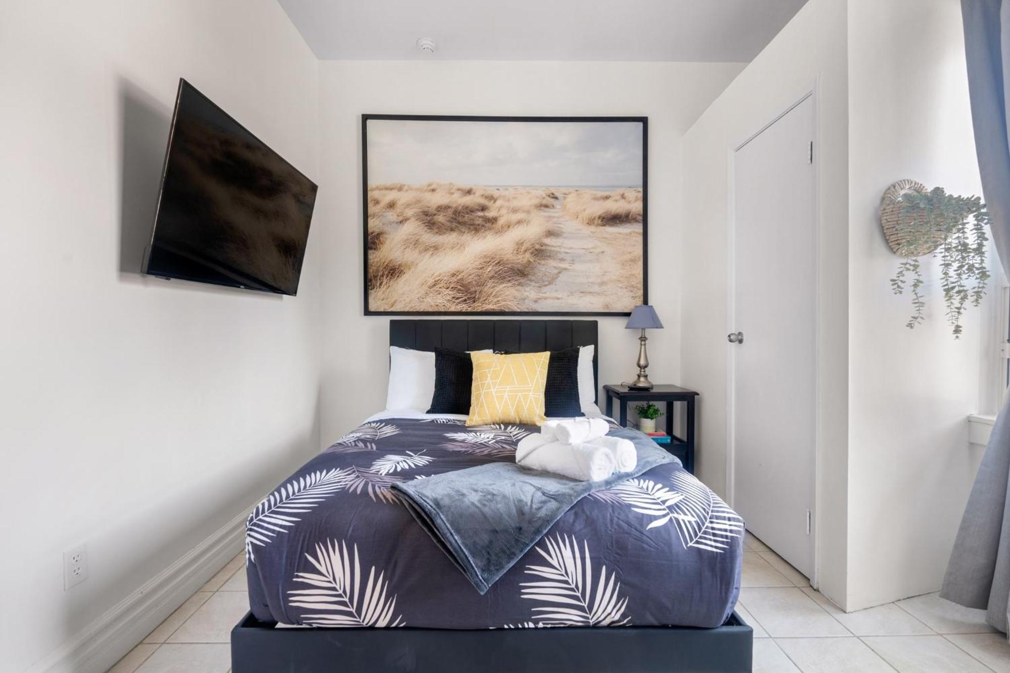 Bedroom In Corso Italia Neighborhood Apartment Toronto
