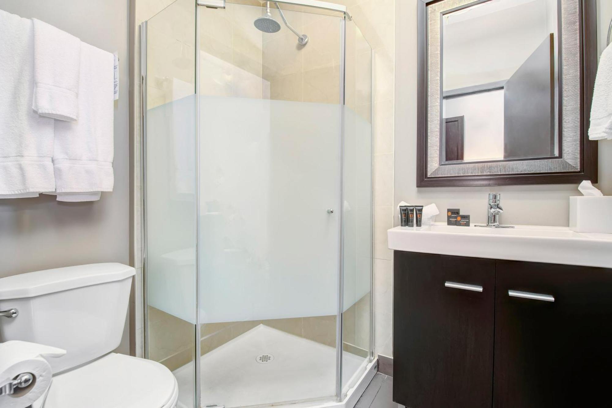 Willowdale North York 3*