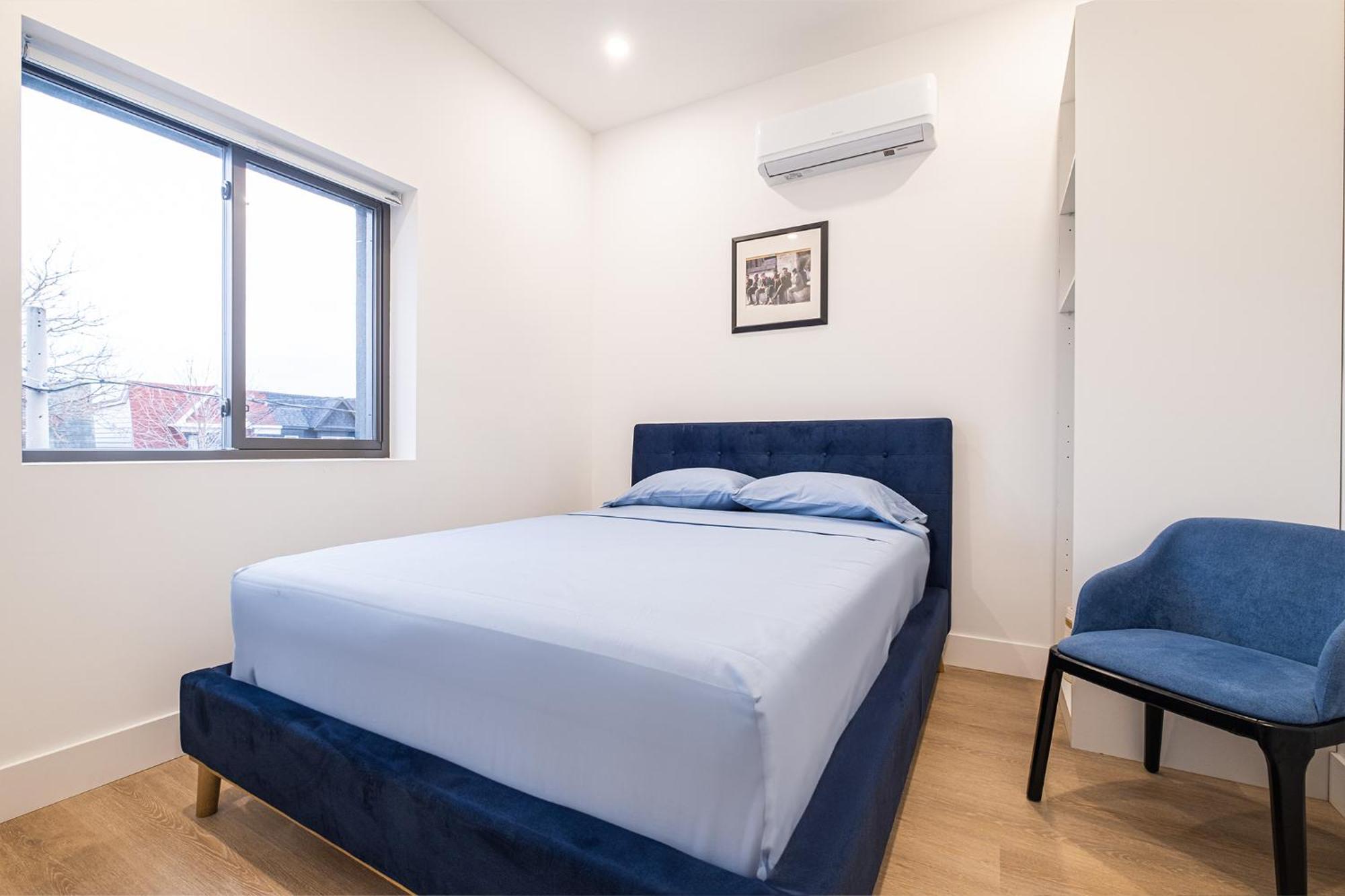 Homestay New Queen Bedroom With Private Bathroom In Toronto