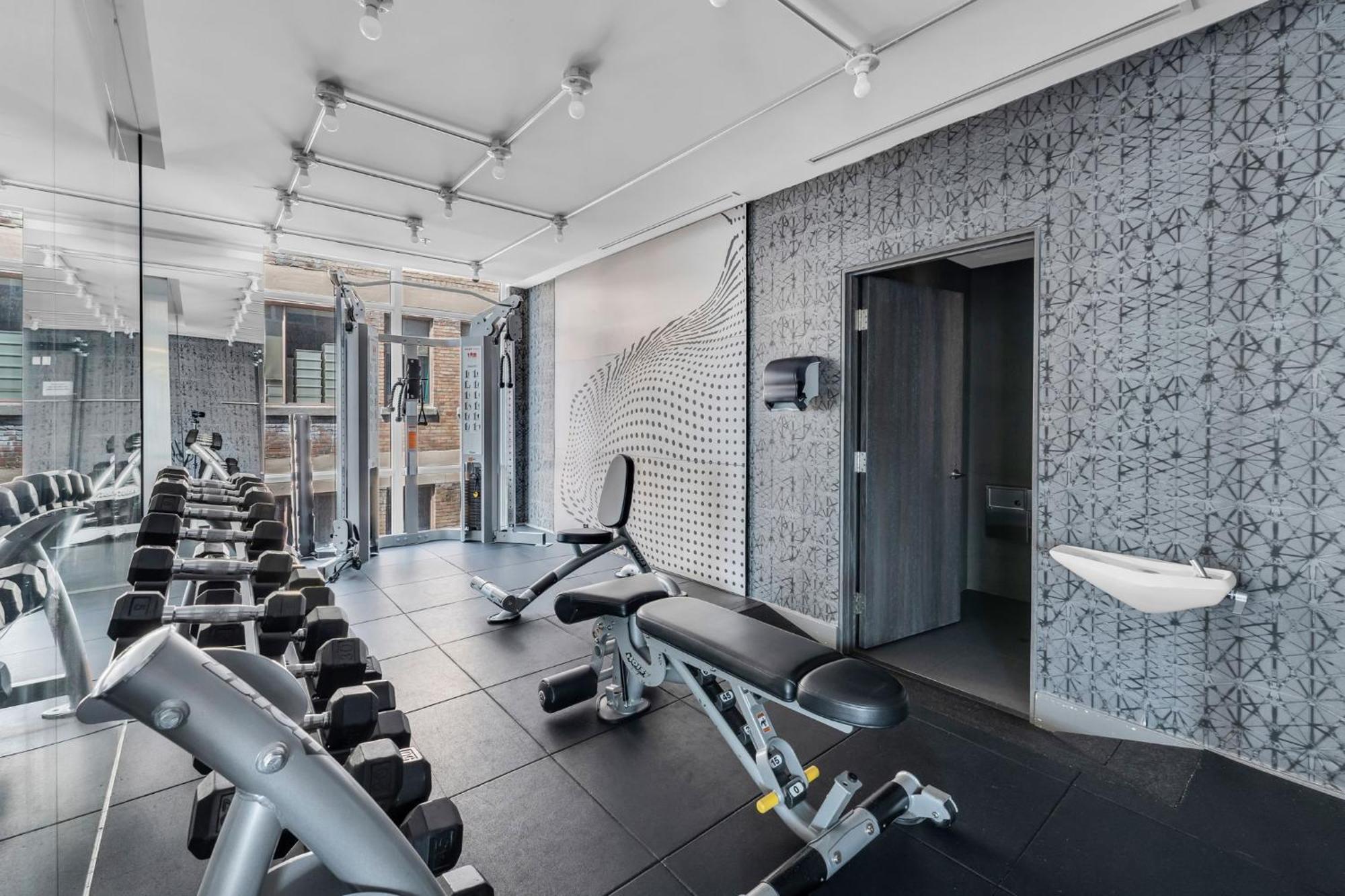 Deluxe 1br With Bird's Eye Cn Tower Views Toronto