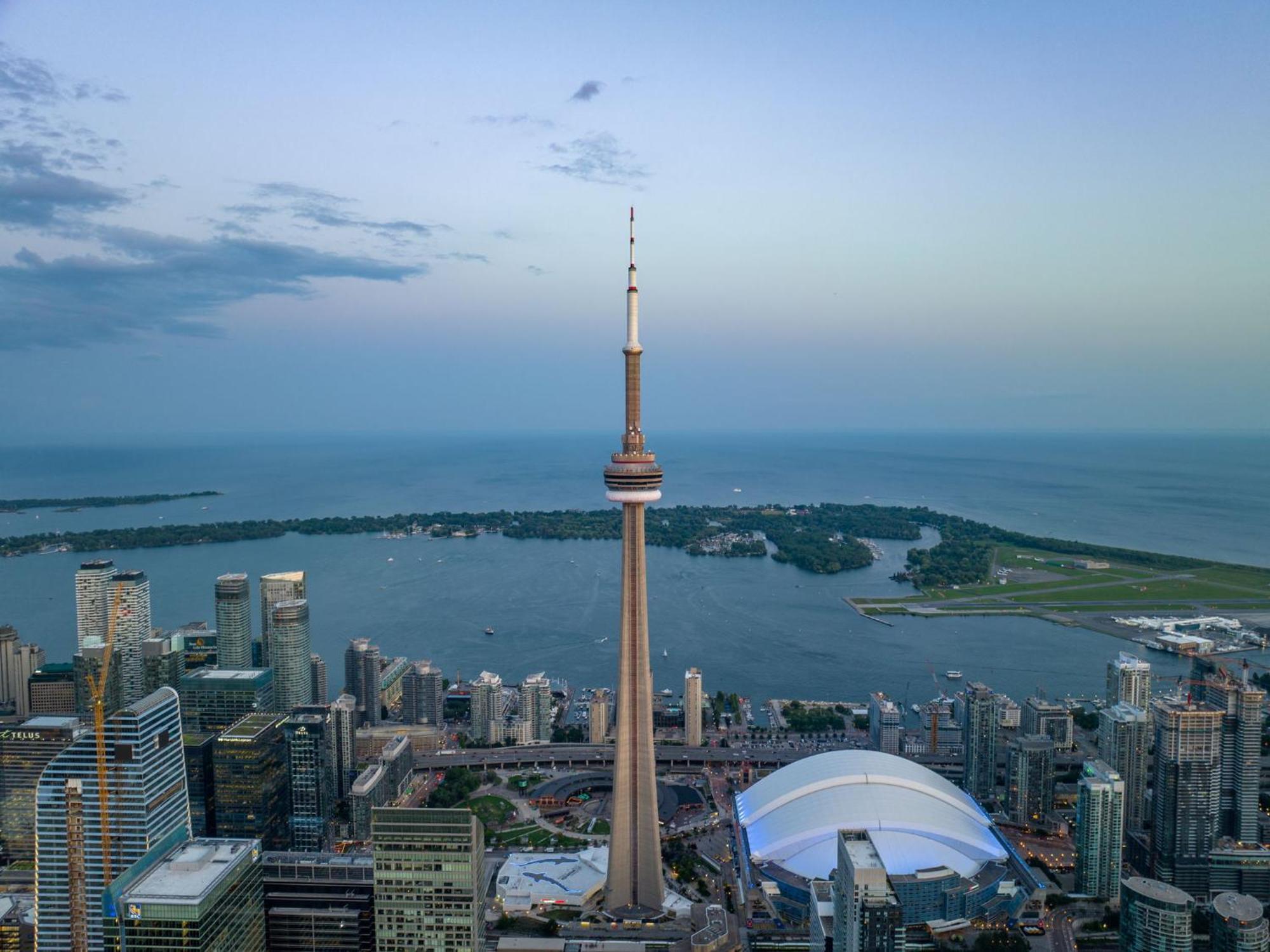 Deluxe 1br With Bird's Eye Cn Tower Views * Toronto
