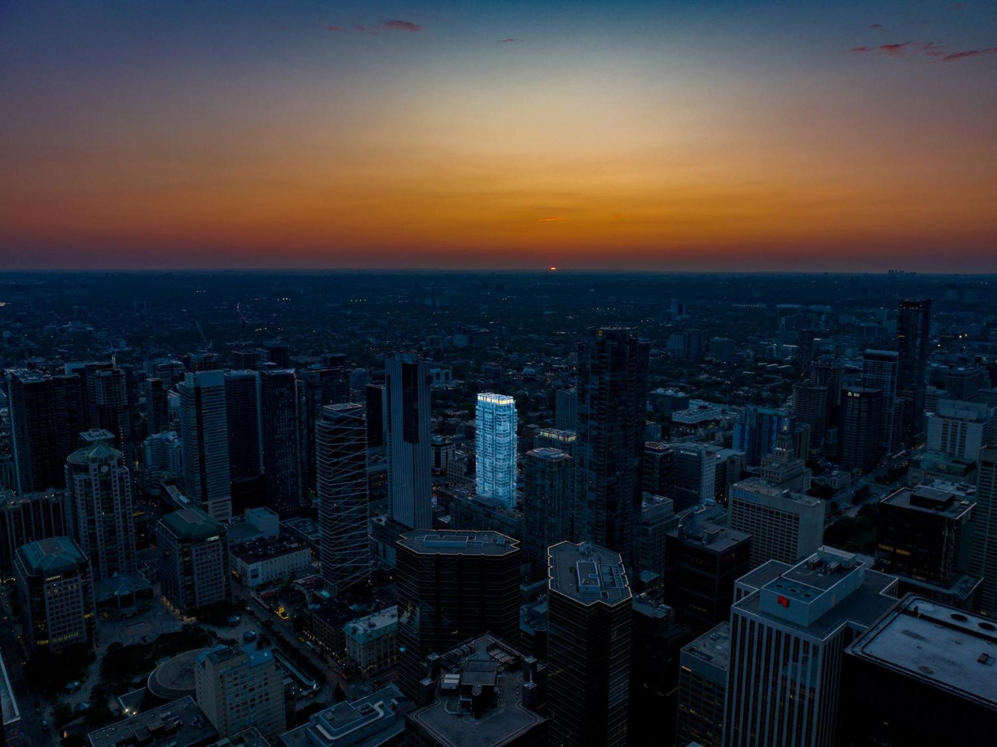 Deluxe 1br With Bird's Eye Cn Tower Views Toronto