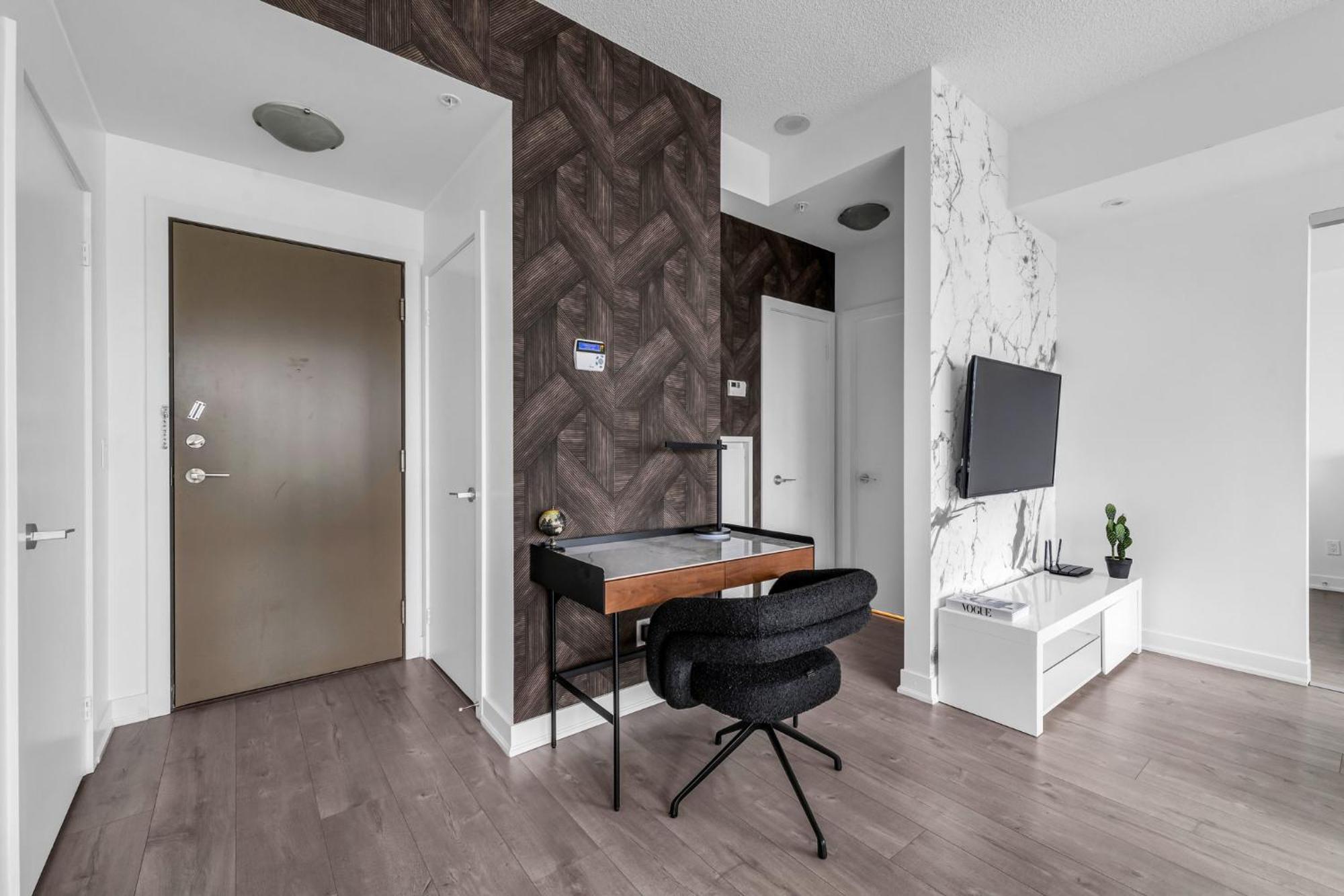 Deluxe 1br With Bird's Eye Cn Tower Views