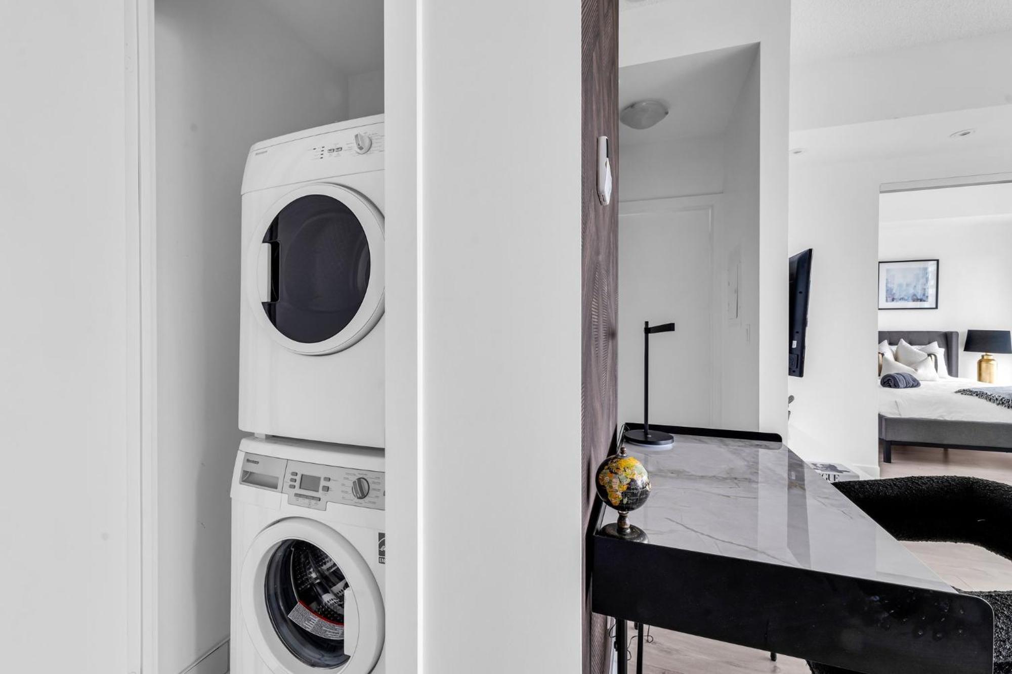 Apartment Deluxe 1br With Bird's Eye Cn Tower Views
