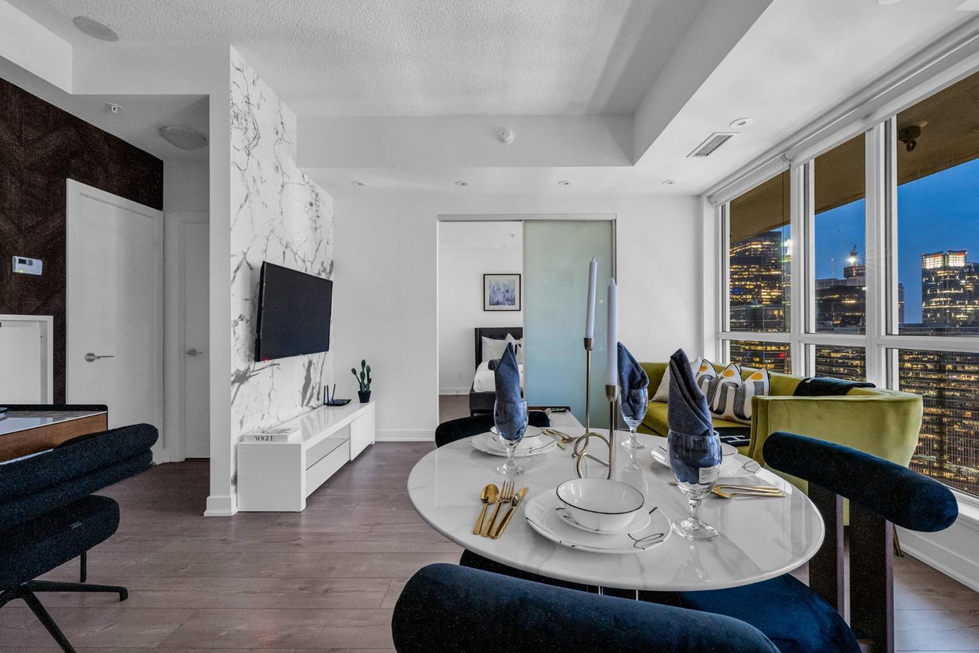 Apartment Deluxe 1br With Bird's Eye Cn Tower Views *