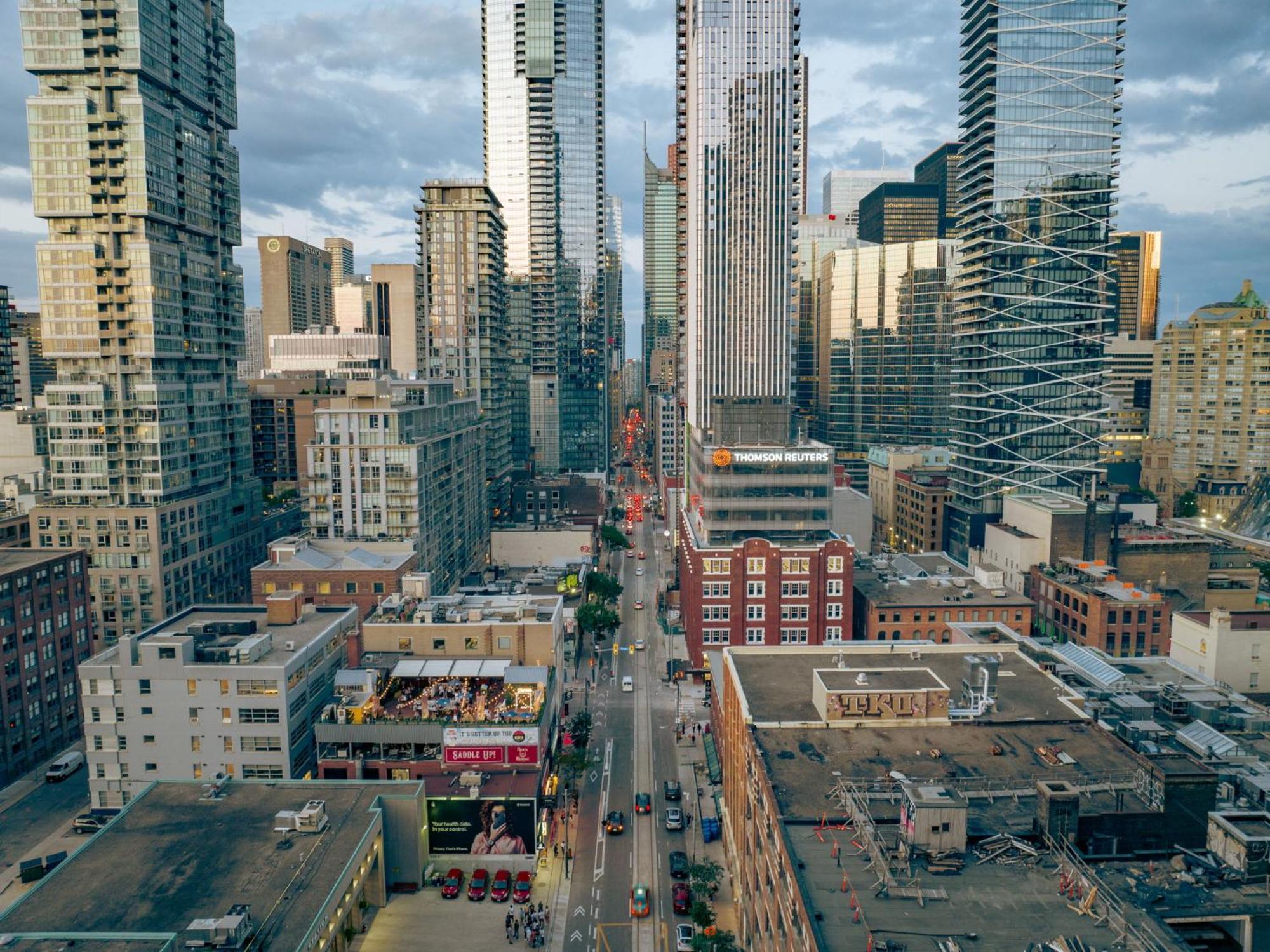 Deluxe 1br With Bird's Eye Cn Tower Views